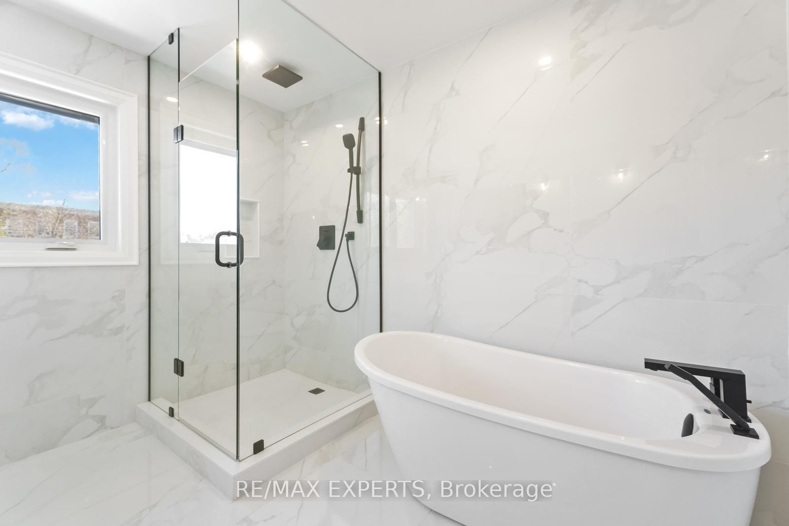 489 Regent Street Property Photo 17