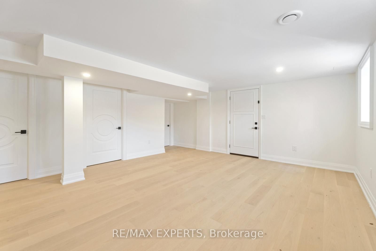 489 Regent Street Property Photo 21