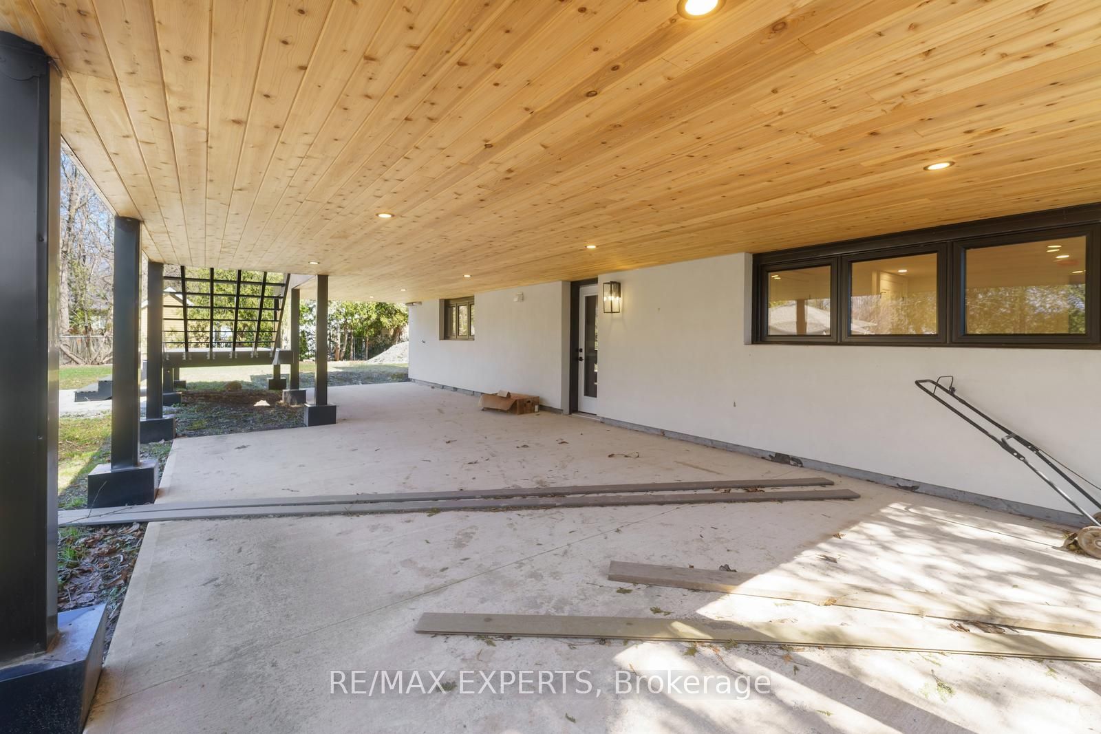 489 Regent Street Property Photo 25