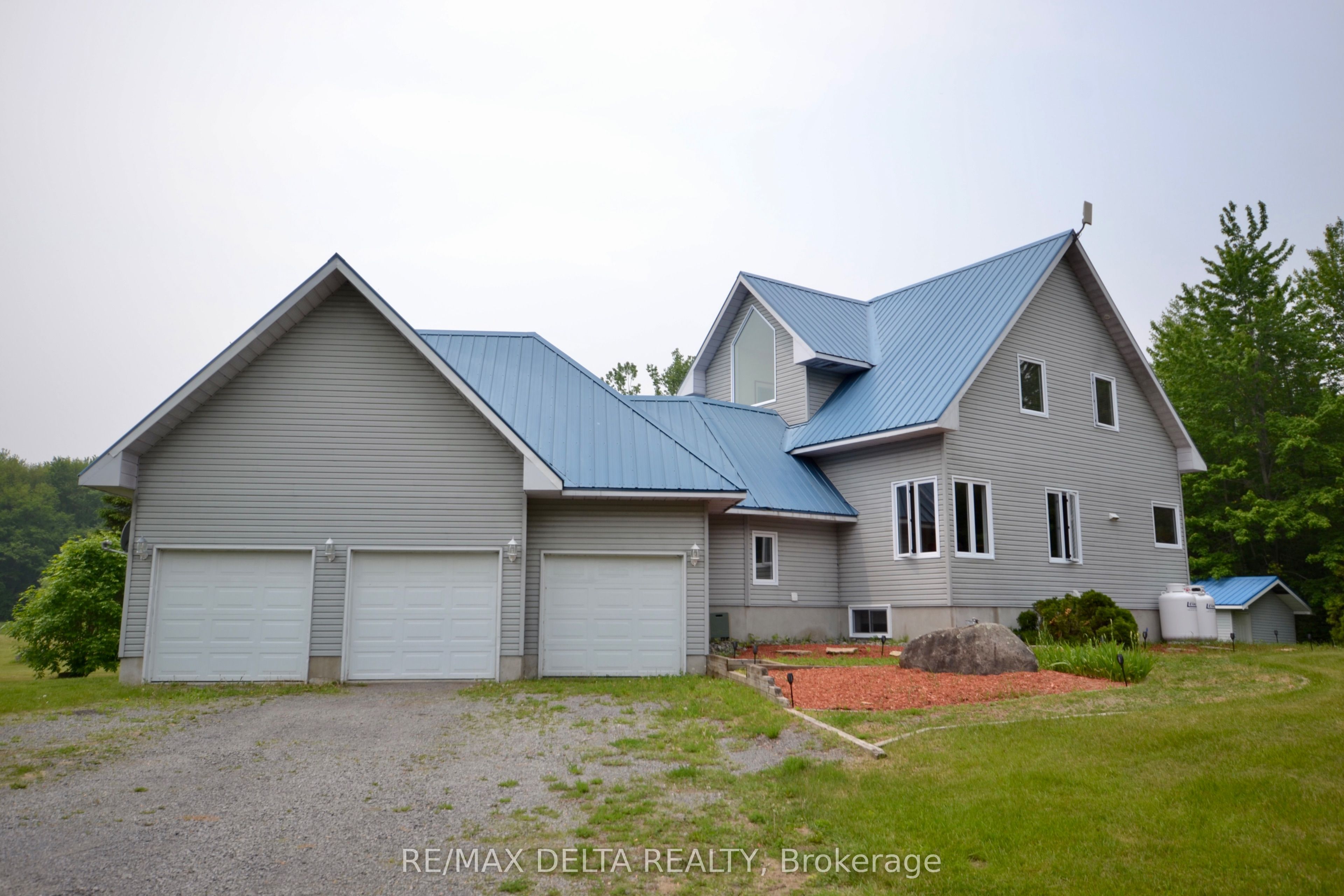 3888 Schnupp Road Property Photo 1
