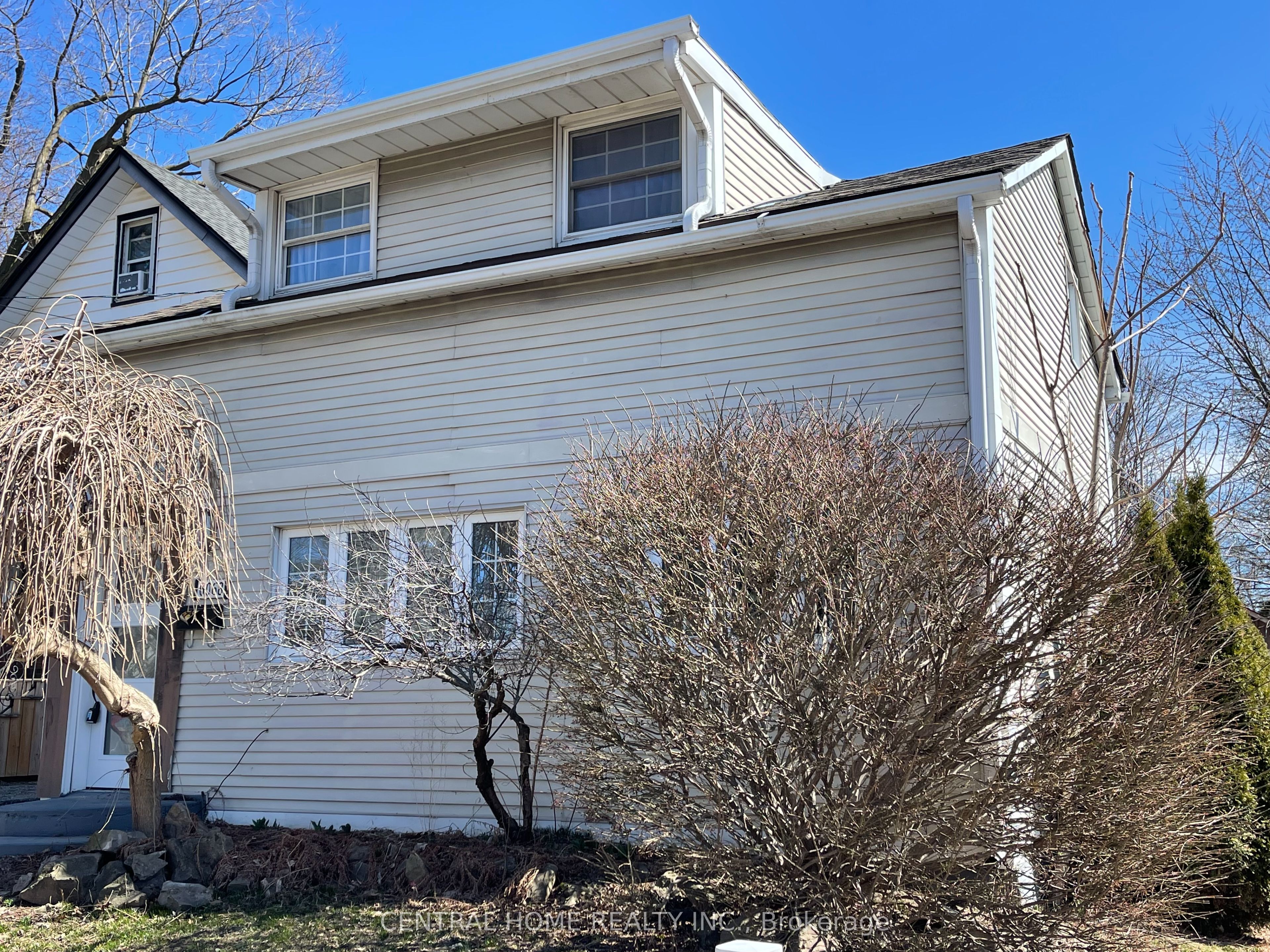 6068 Drummond Road Property Photo 2