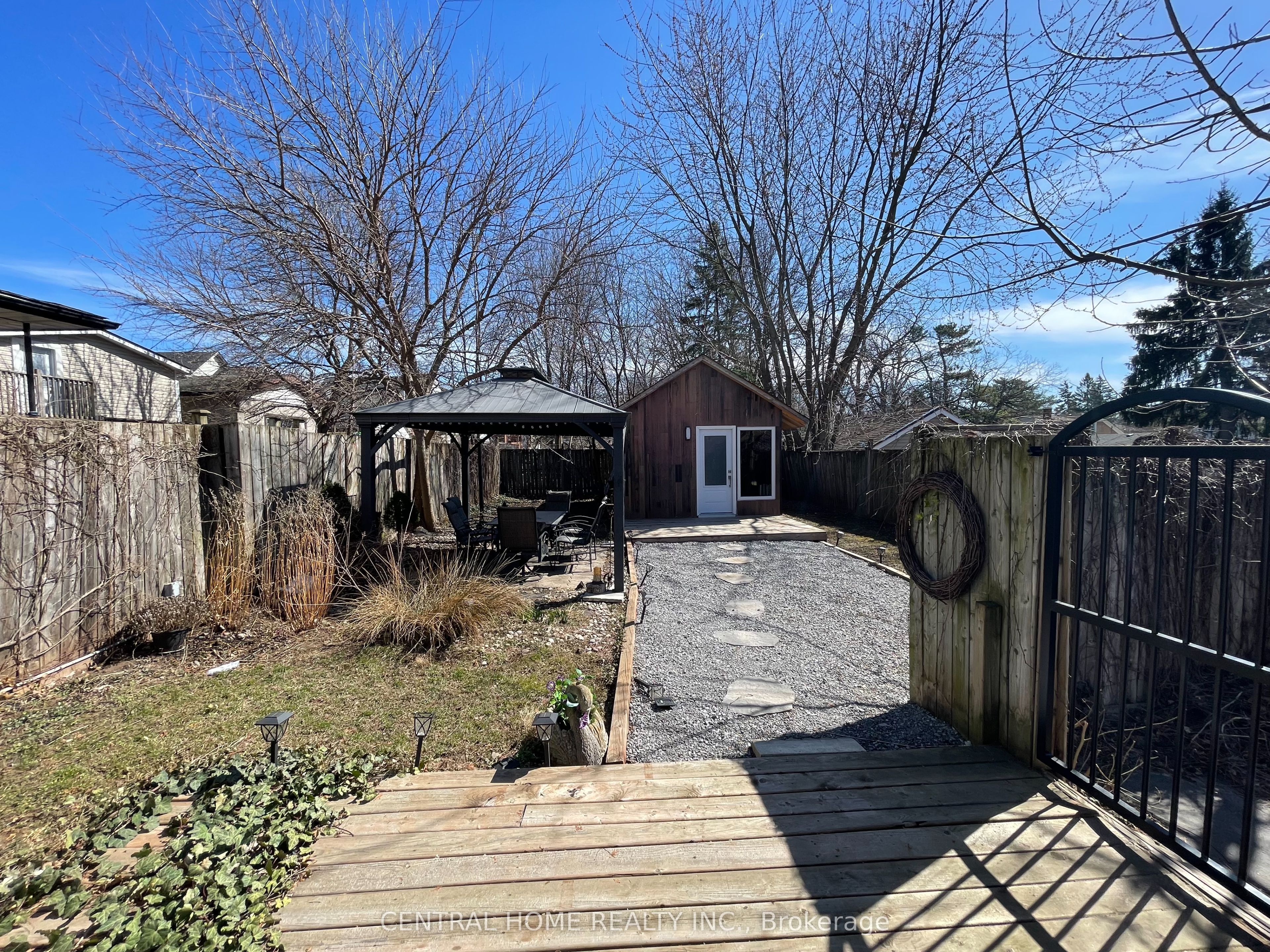6068 Drummond Road Property Photo 4