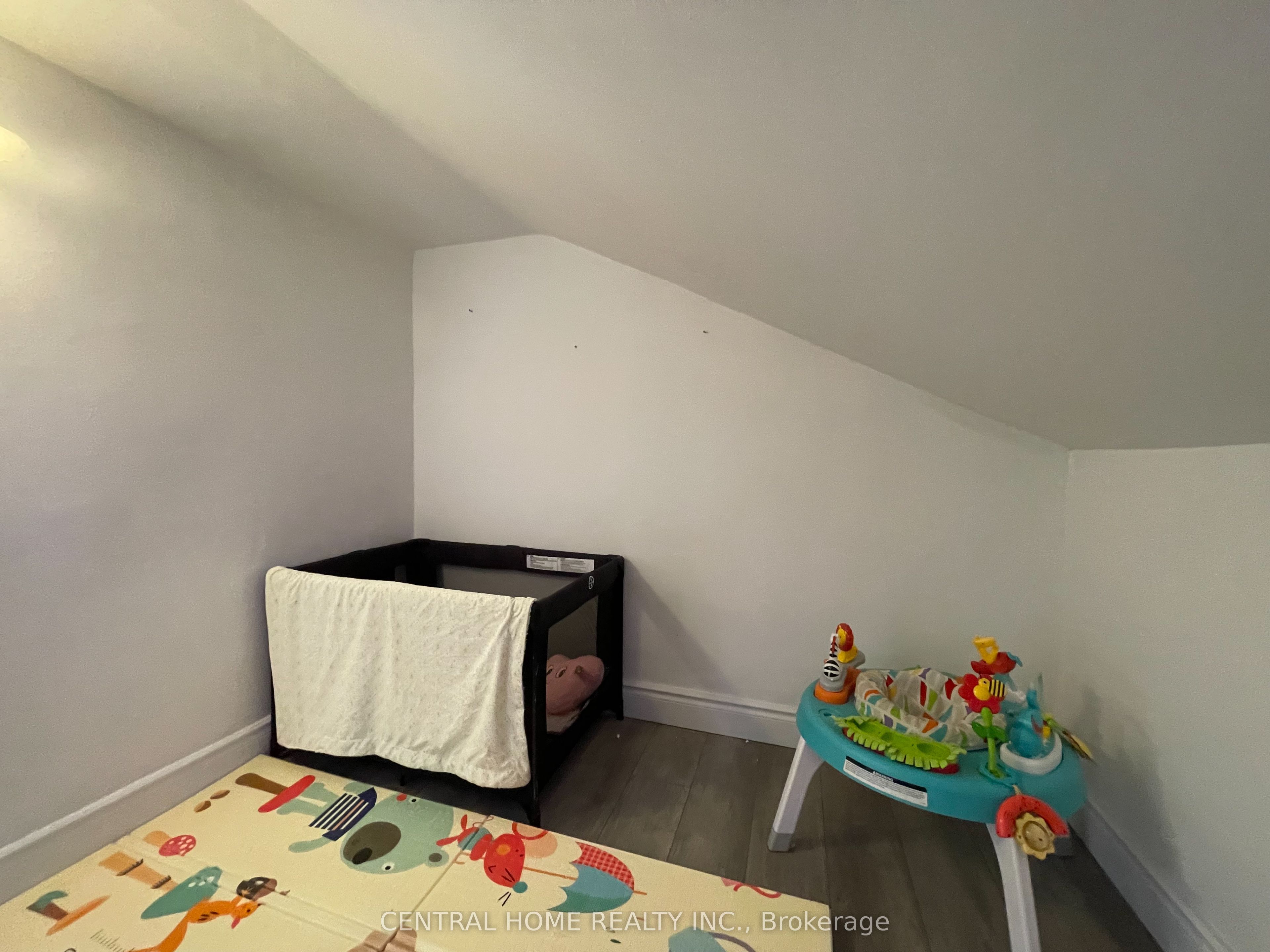 6068 Drummond Road Property Photo 12