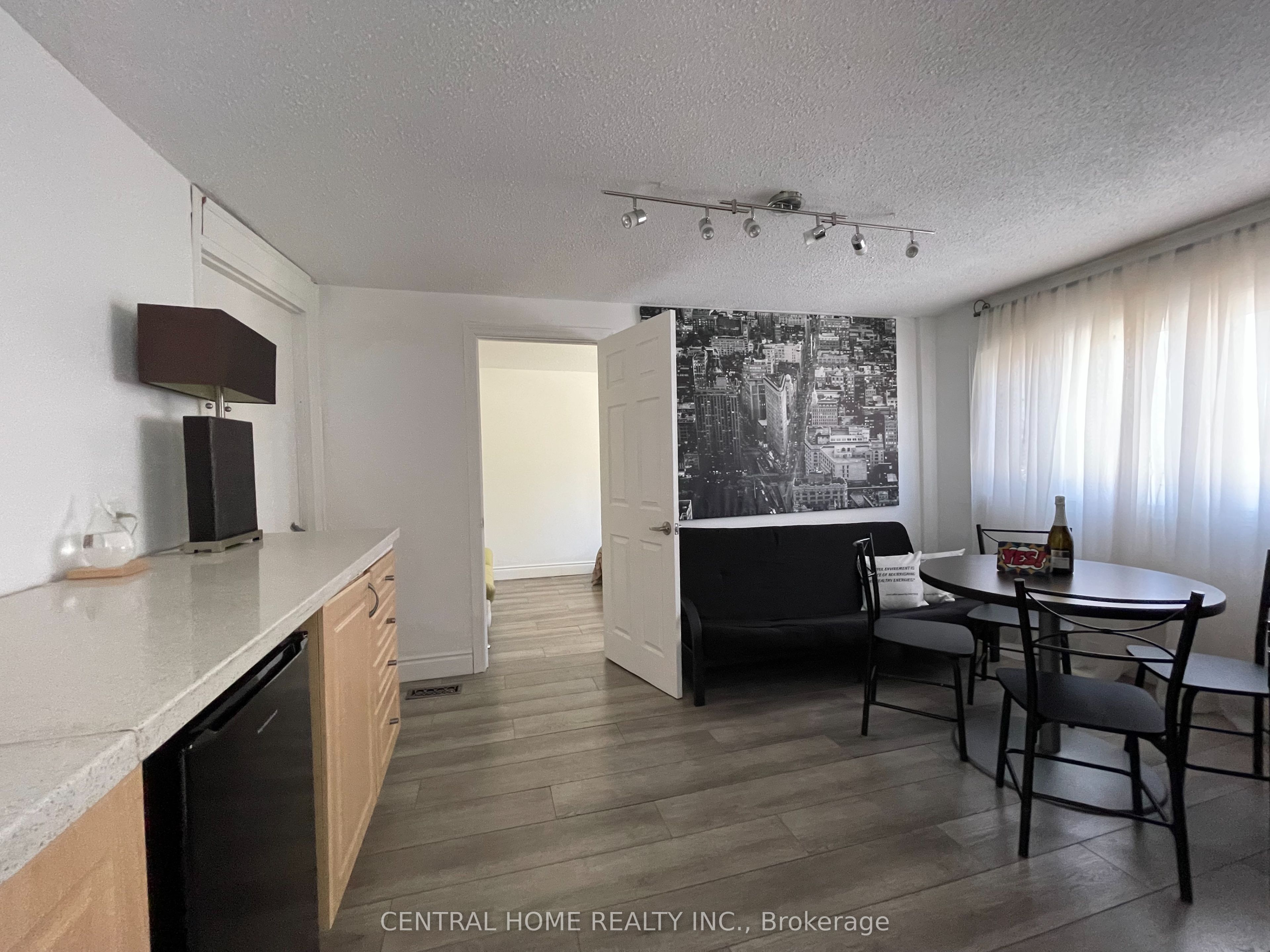 6068 Drummond Road Property Photo 16