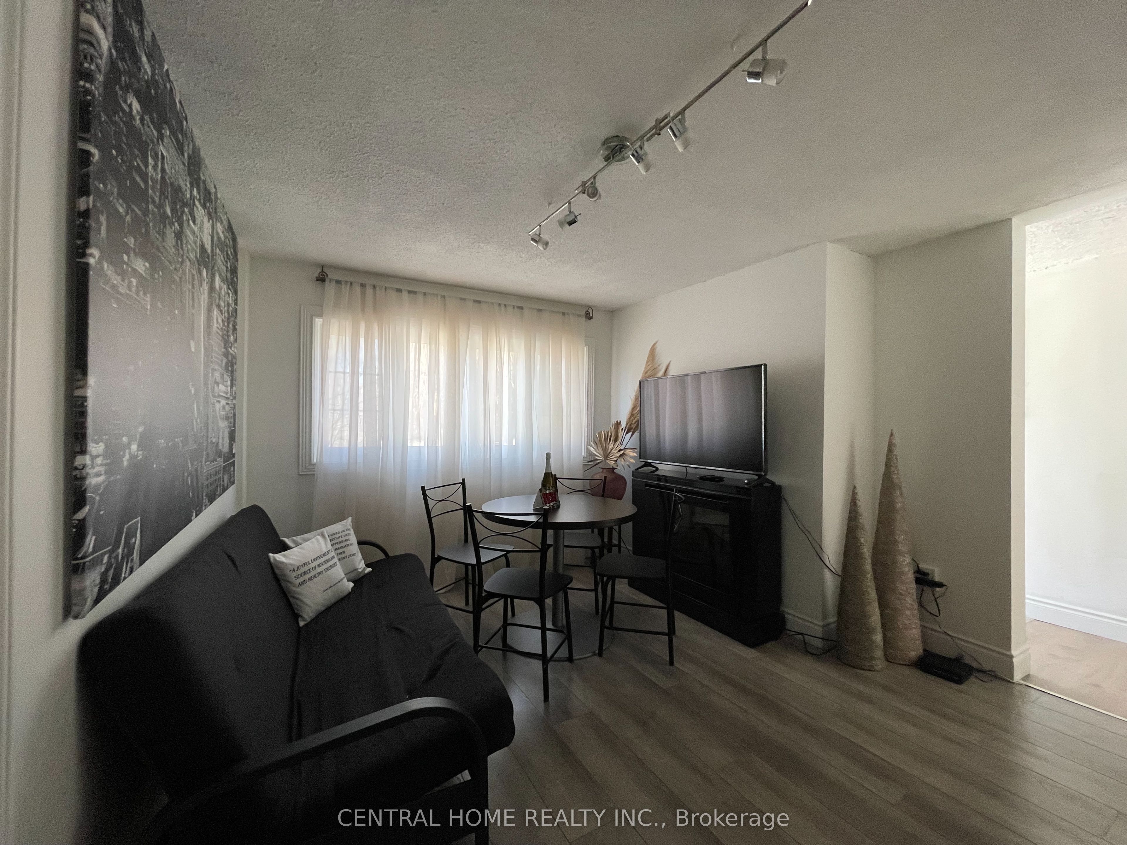6068 Drummond Road Property Photo 17