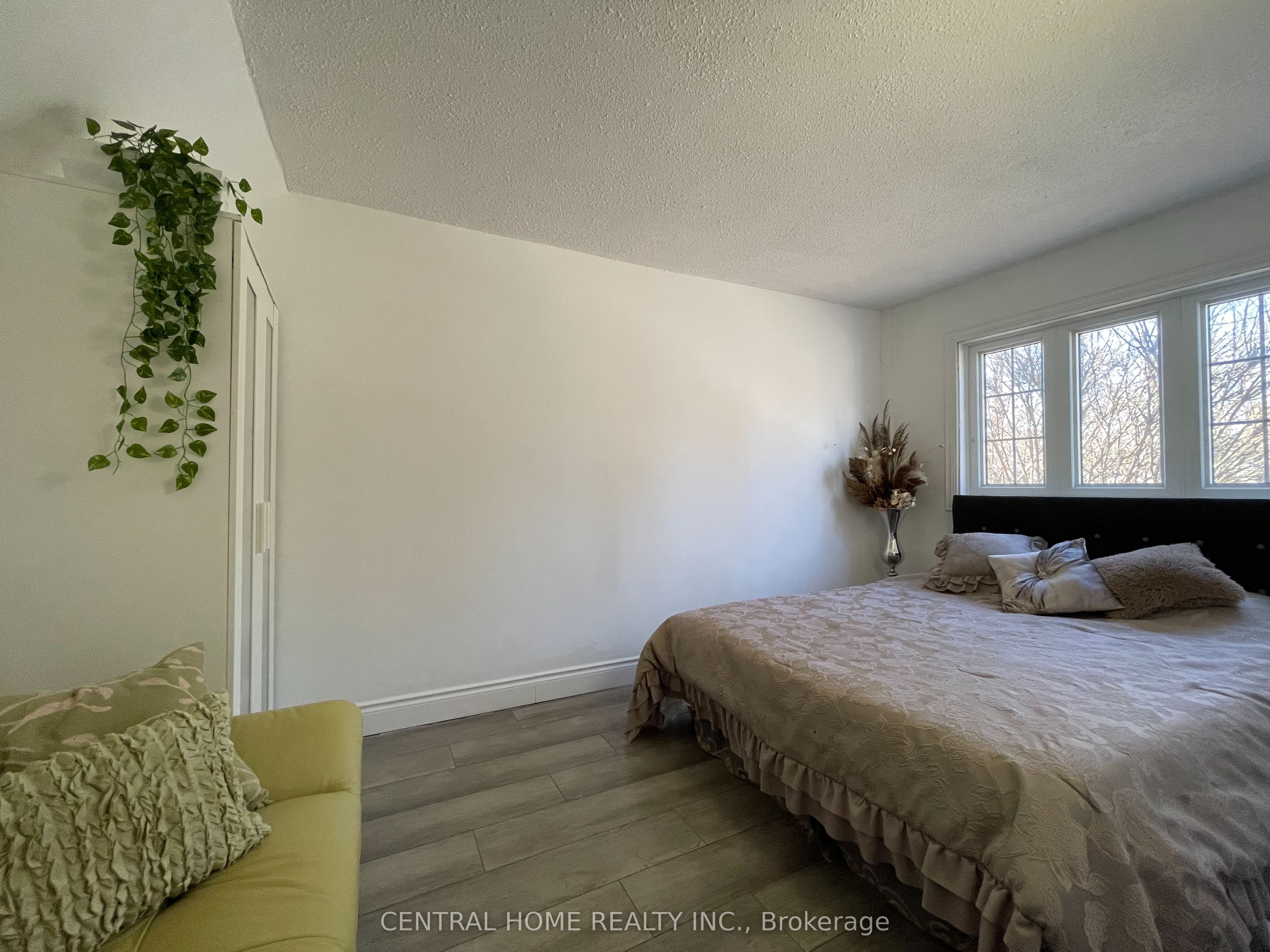 6068 Drummond Road Property Photo 18