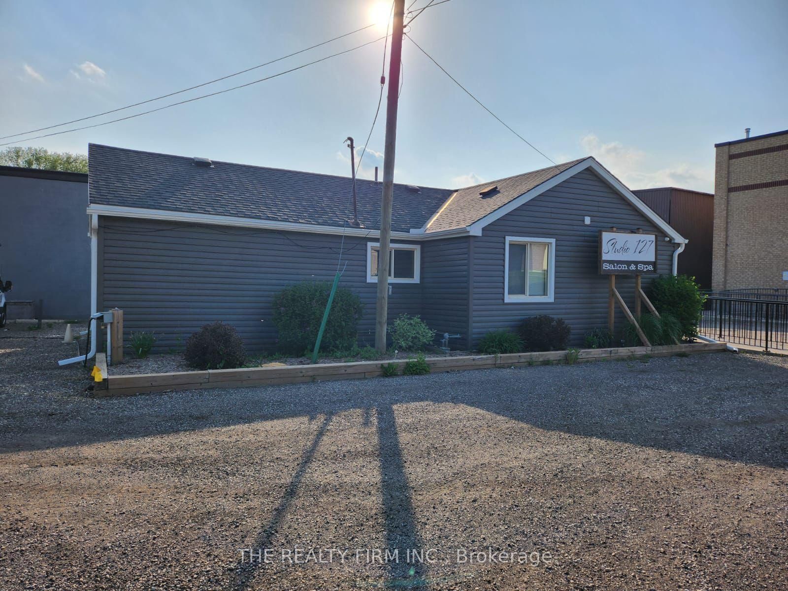 1302 Swan Street Property Photo 2