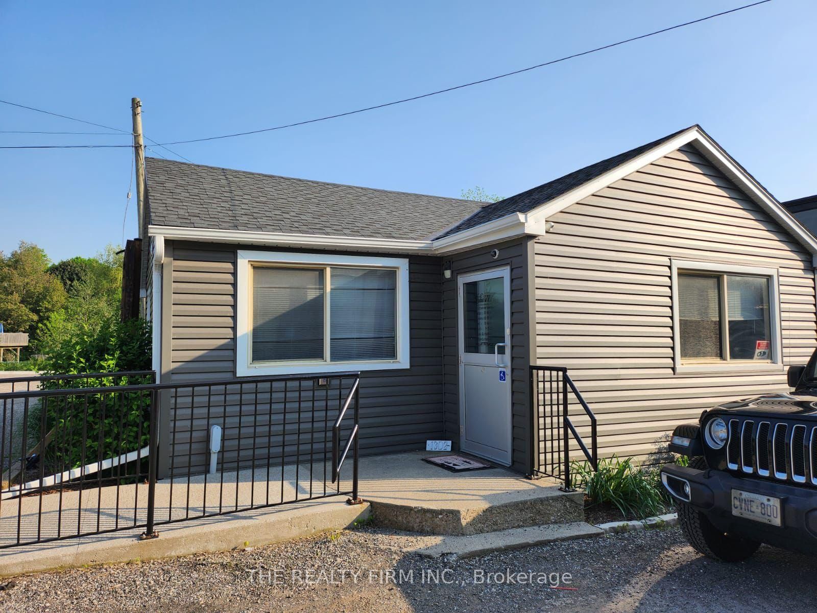 1302 Swan Street Property Photo 3