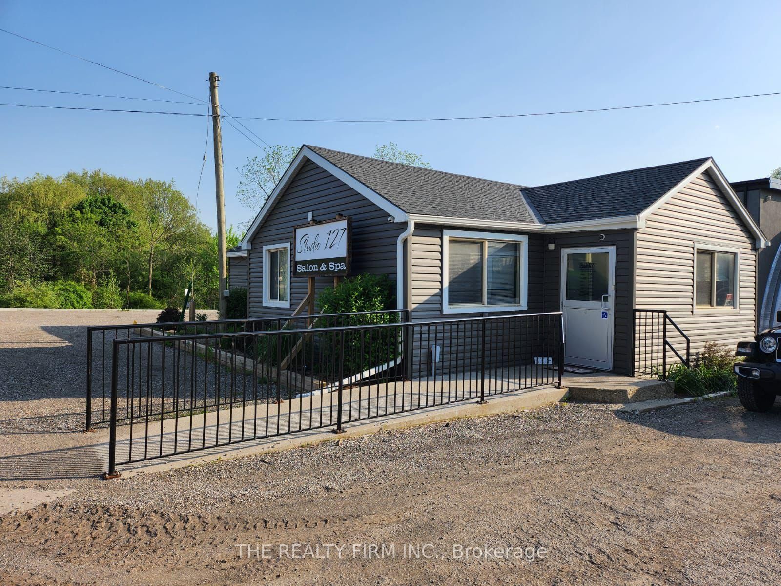 1302 Swan Street Property Photo 6