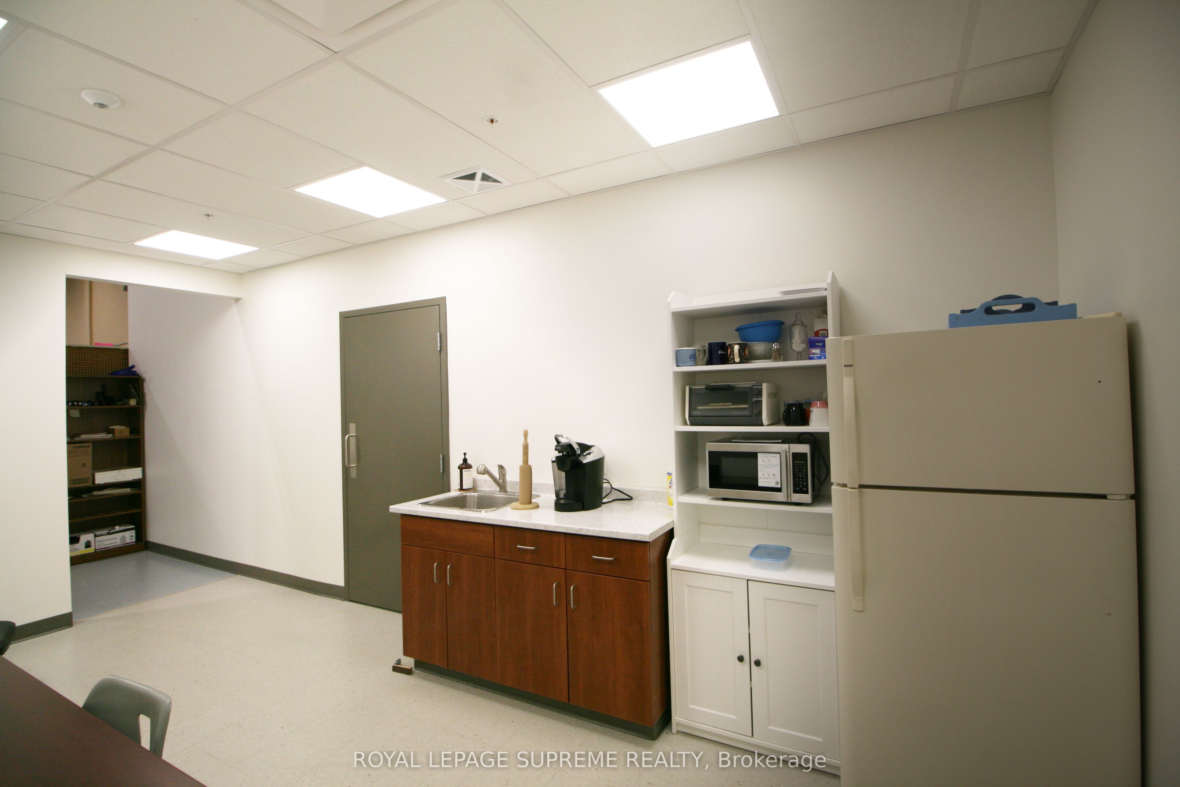 #unit 2 - 785 Imperial Road Property Photo 25