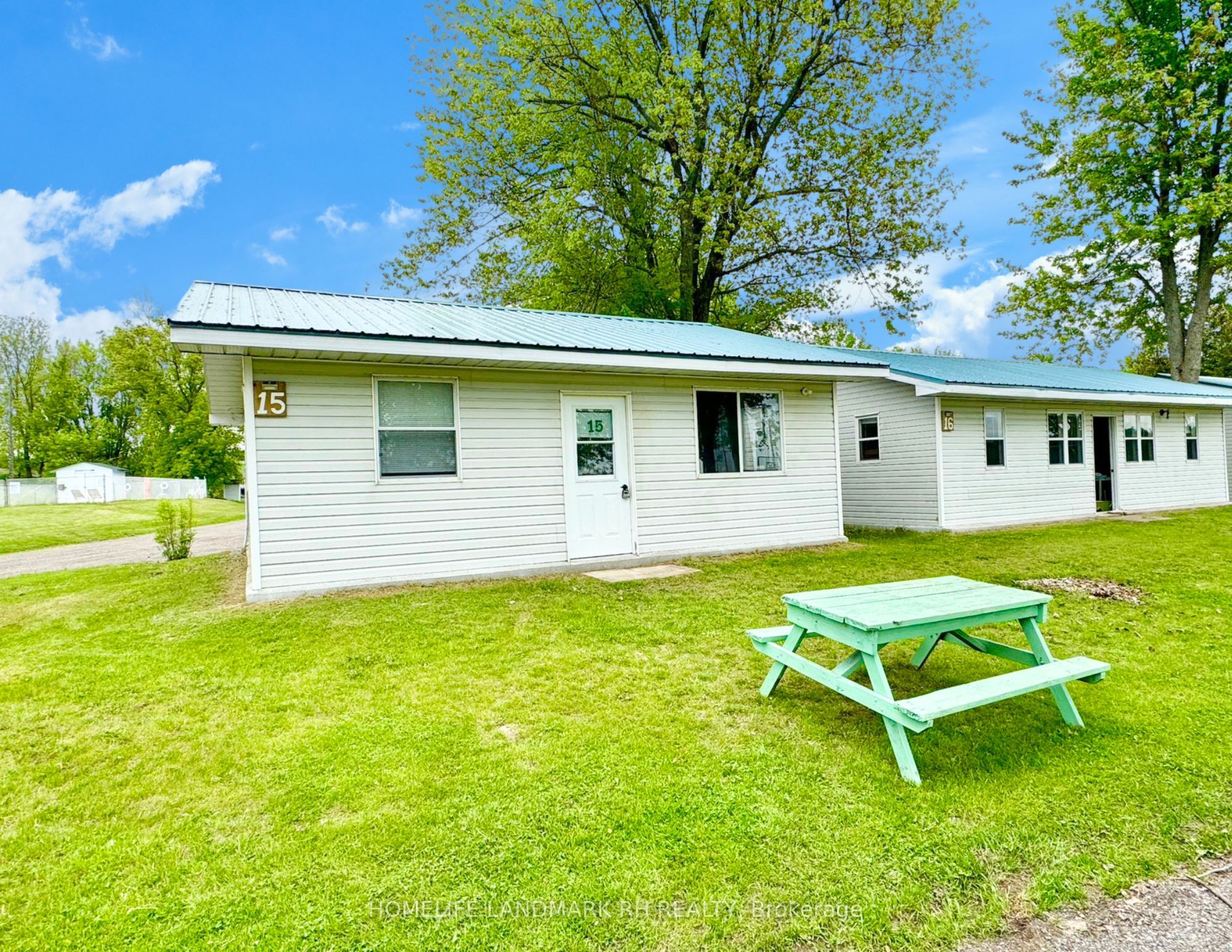 ##15 - 523 Island View Road Property Photo