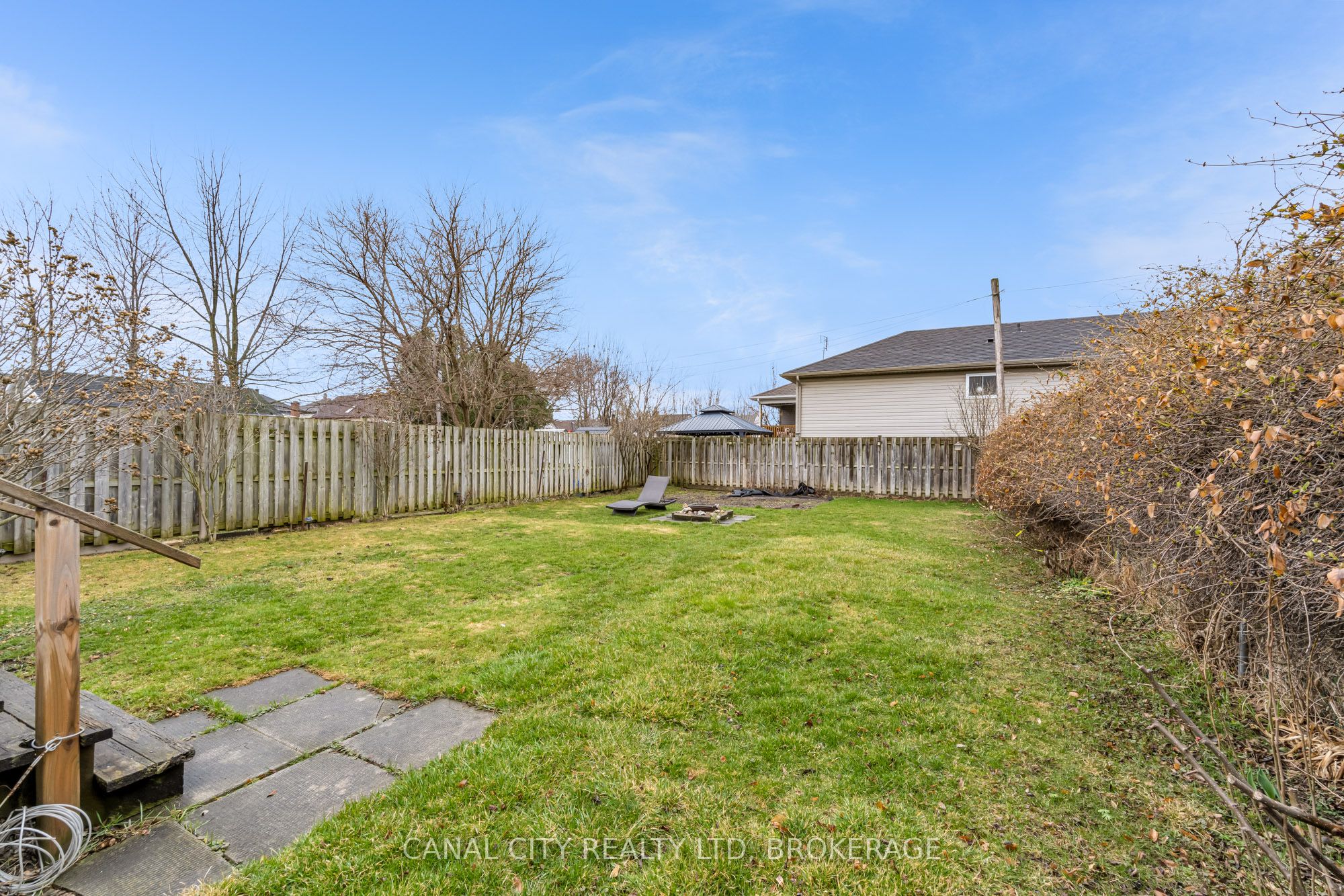 51 Pine Street S Property Photo 19