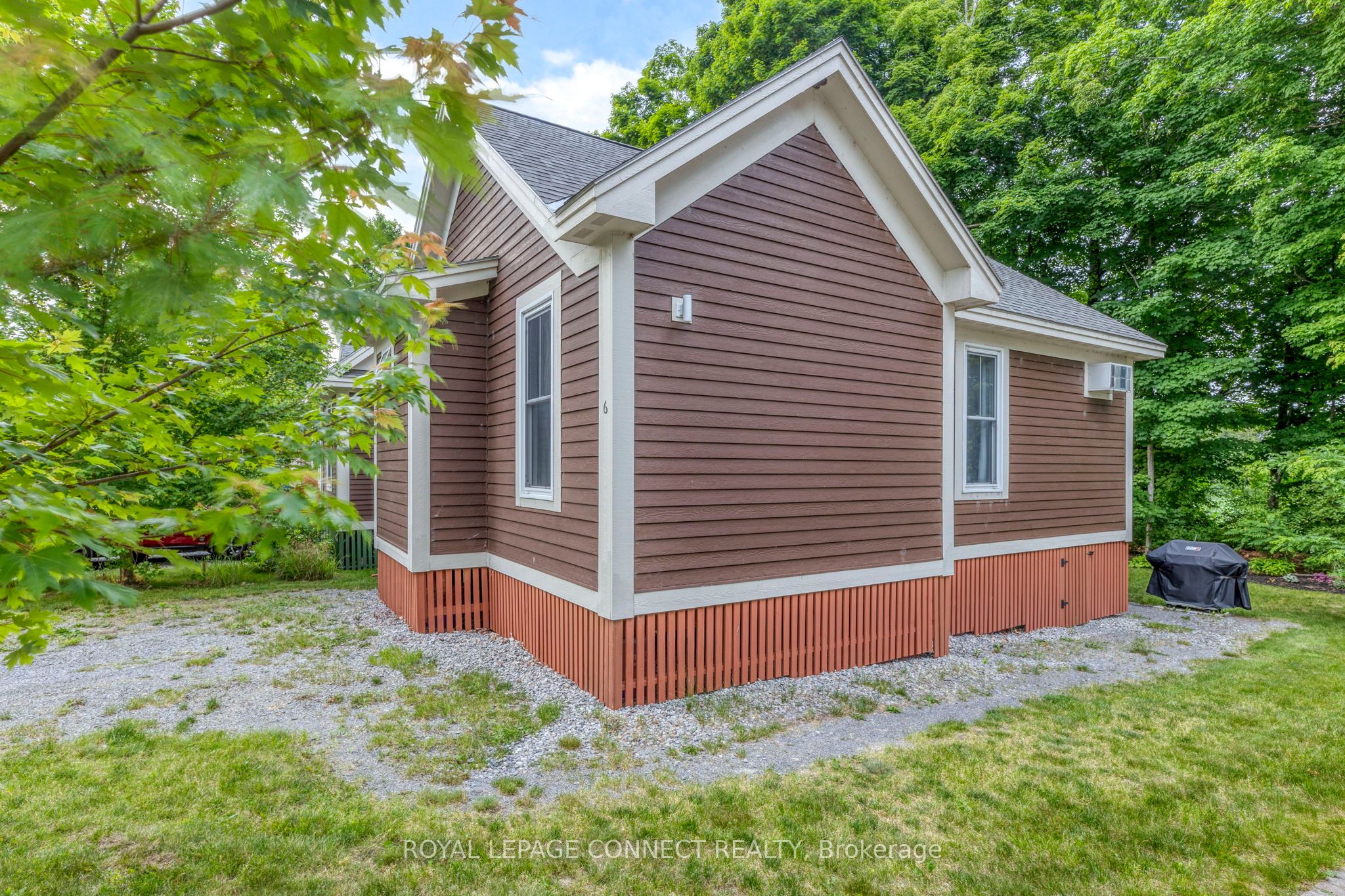 #143 - 6 Farm View Lane Property Photo 2
