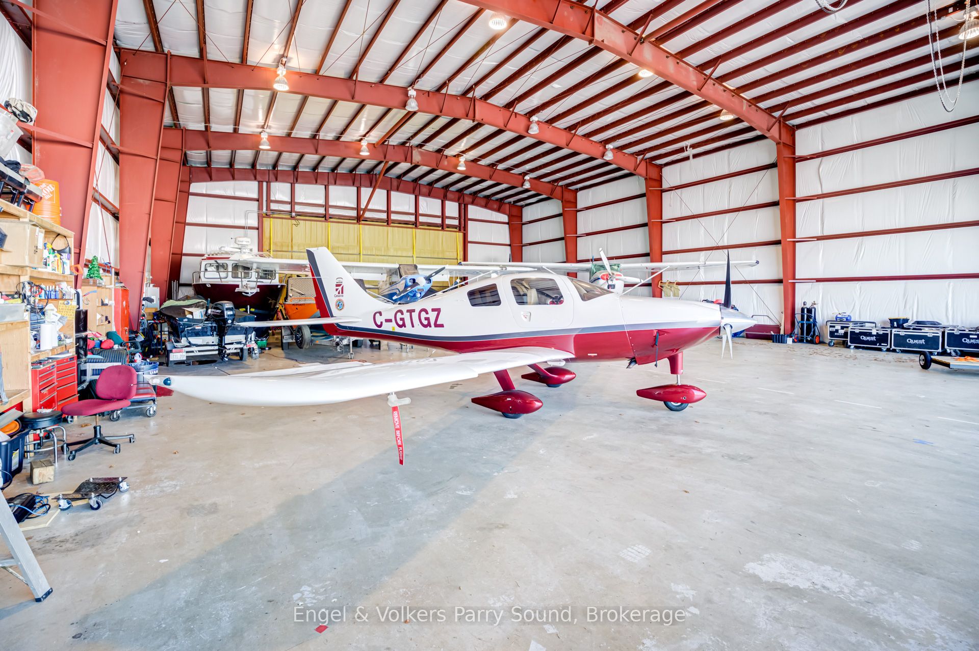 14 Hangar Road Property Photo 15