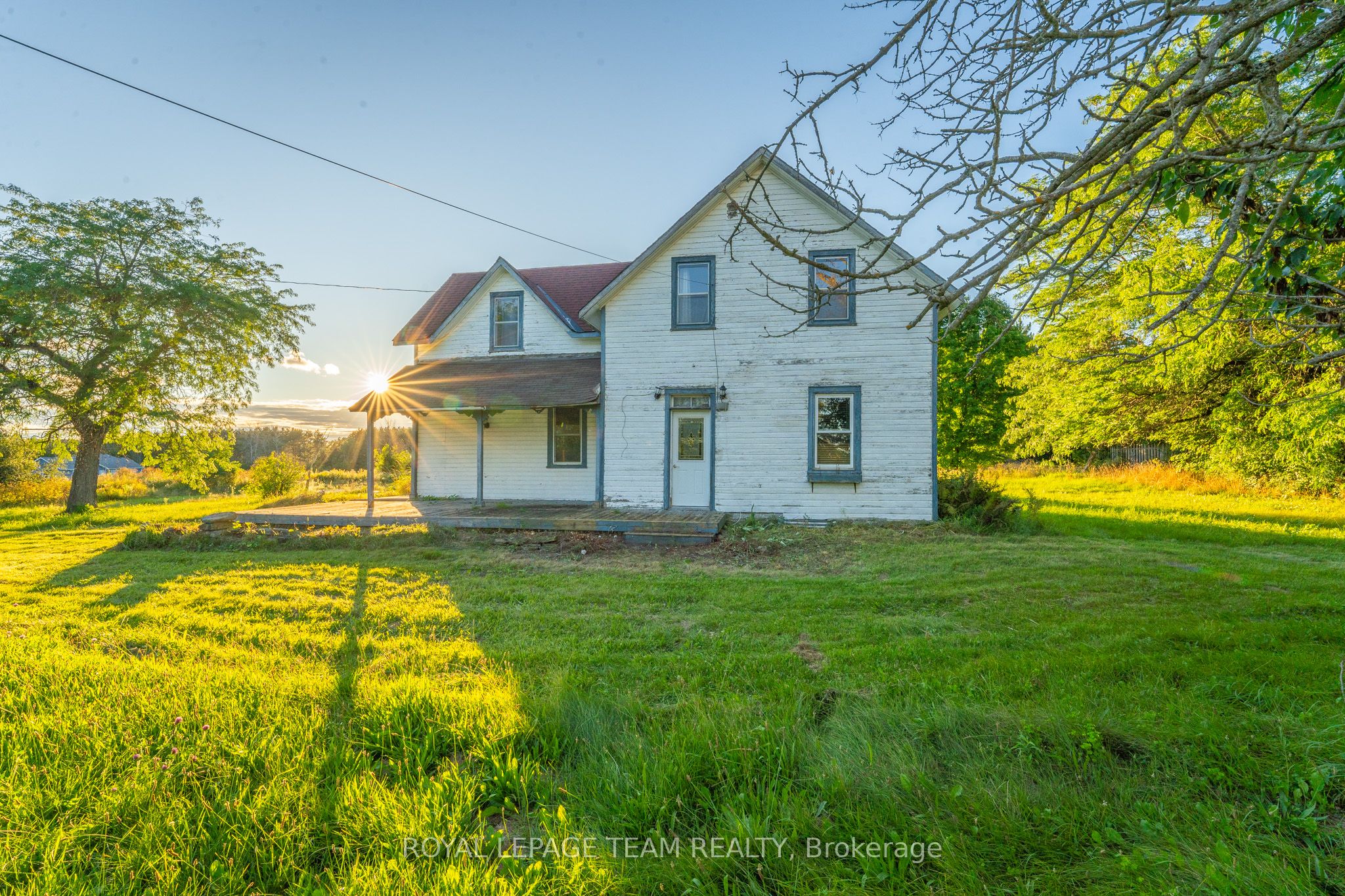 1102 Perth Road Property Photo 3