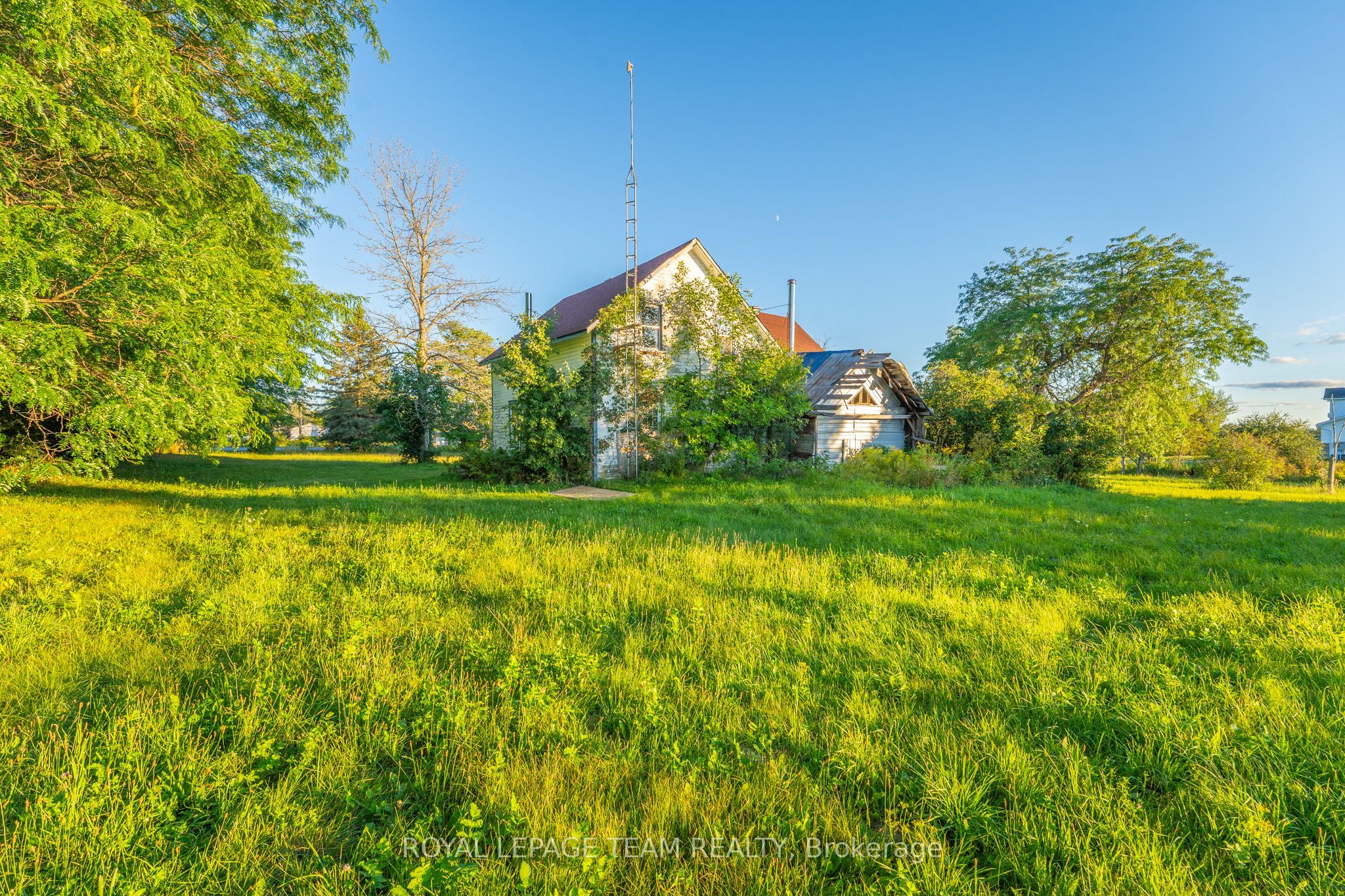 1102 Perth Road Property Photo 4