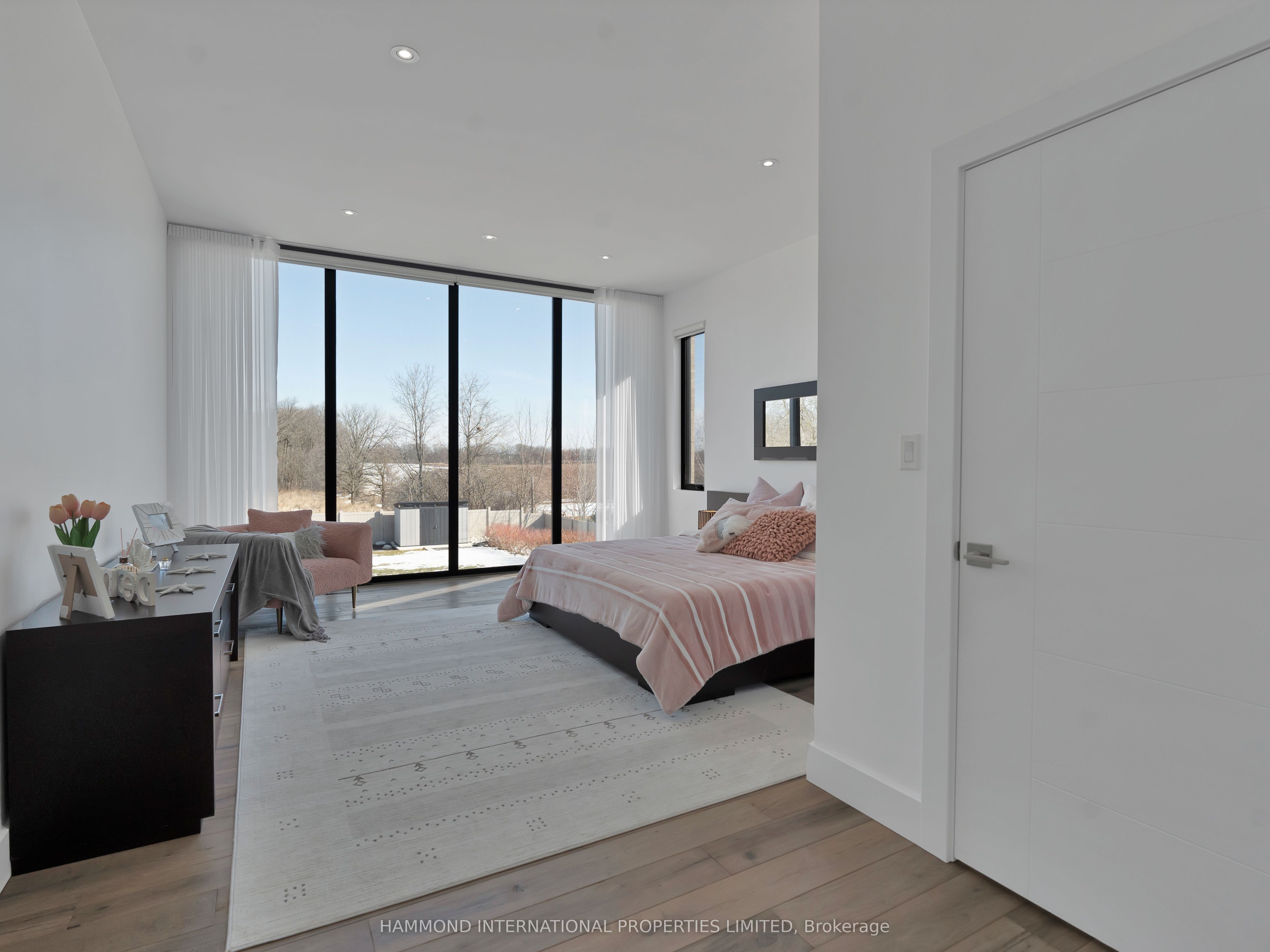 8374 Dickenson Road Property Photo 15