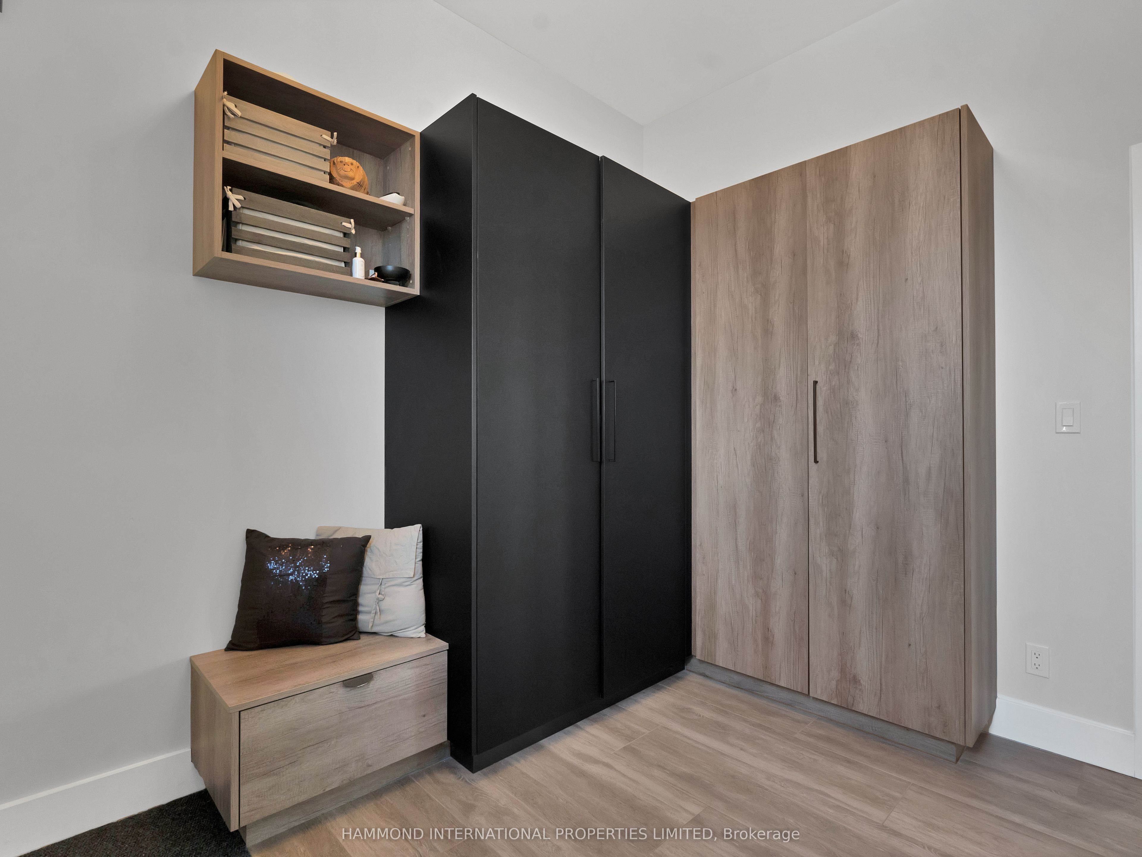 8374 Dickenson Road Property Photo 19