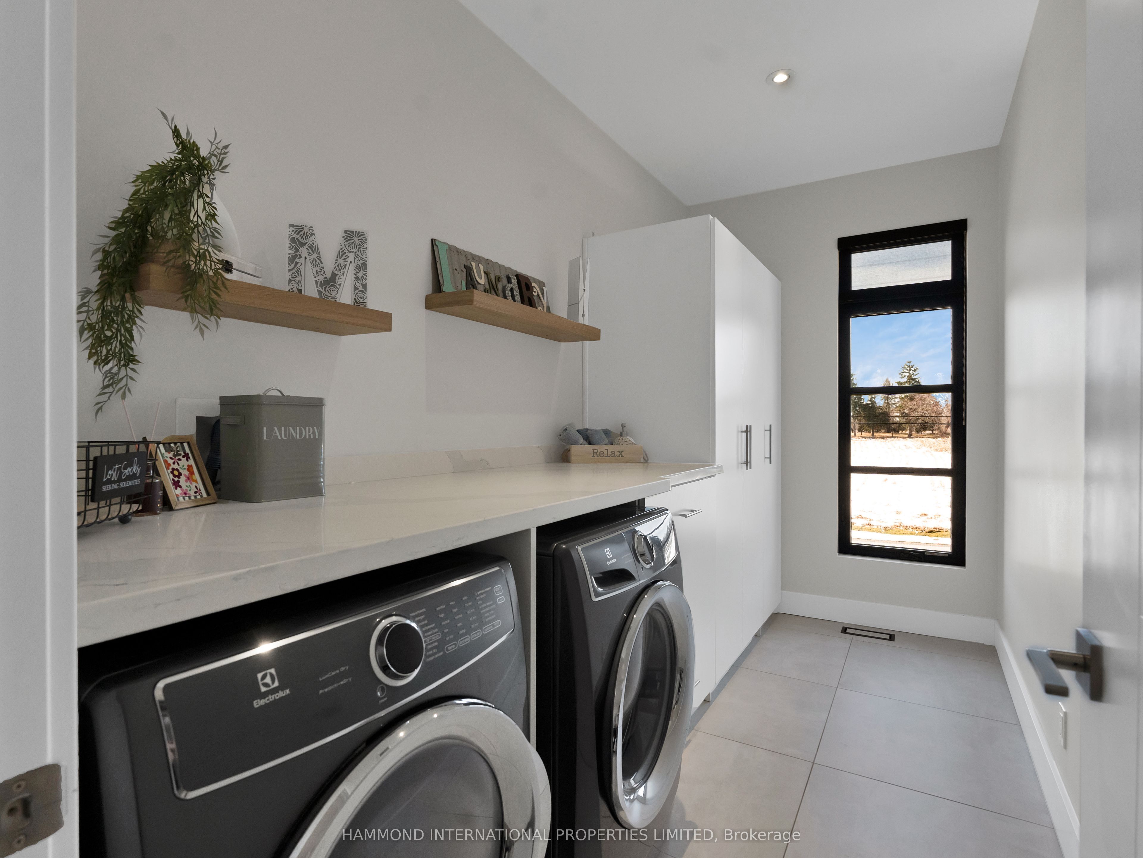 8374 Dickenson Road Property Photo 34