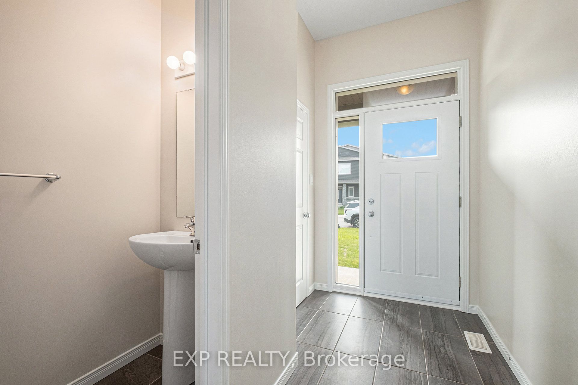 62 Riddell Street Property Photo 3
