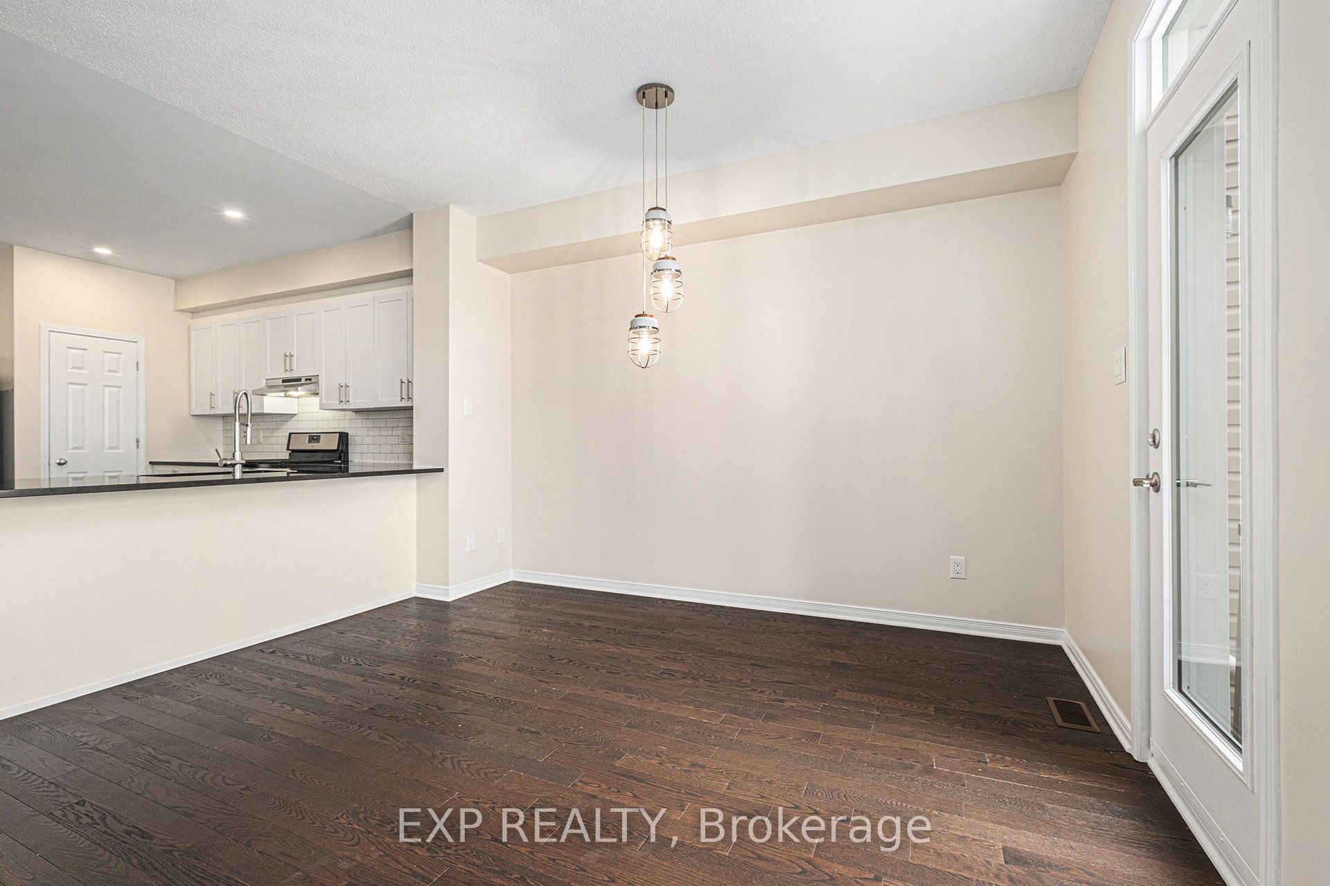 62 Riddell Street Property Photo 8