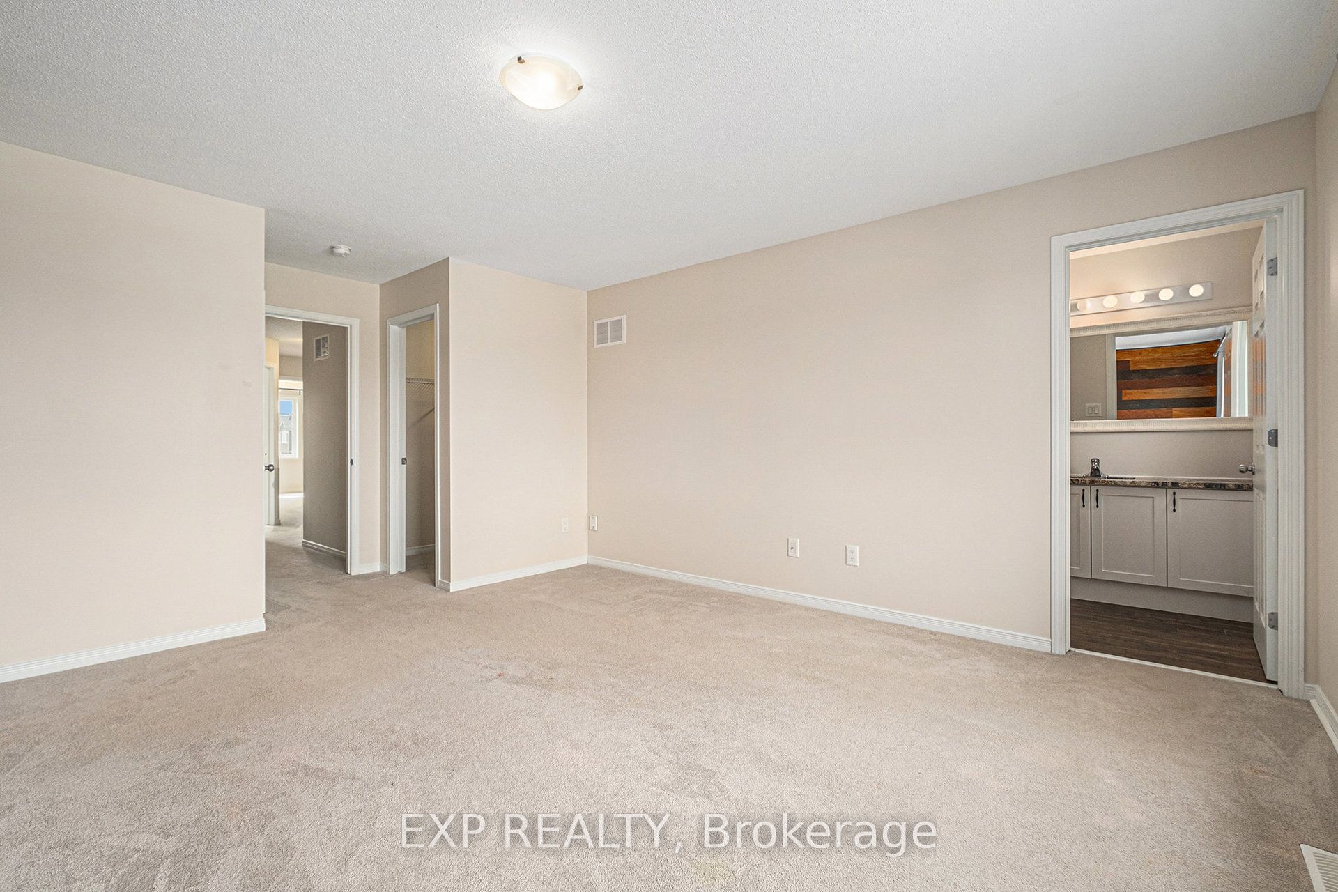 62 Riddell Street Property Photo 13
