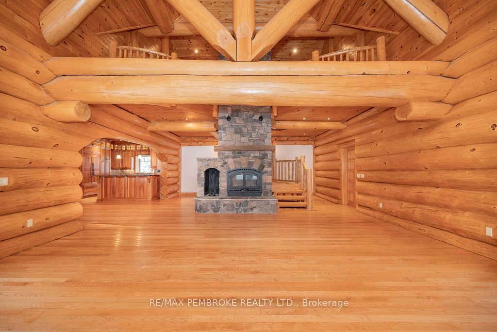 2467 Darling Road Property Photo 17
