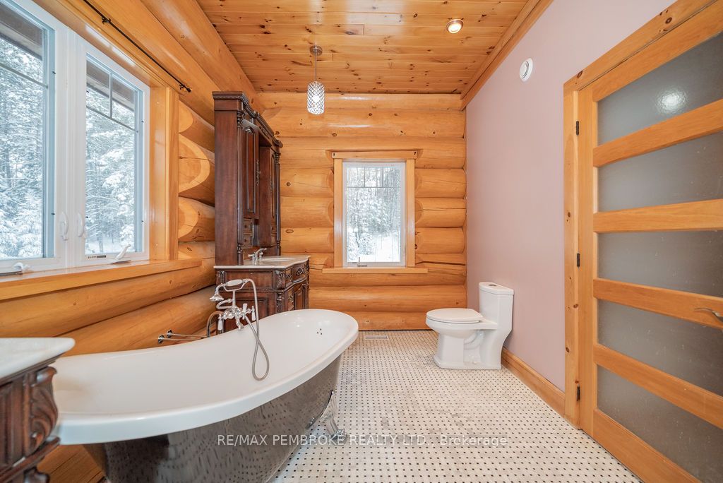 2467 Darling Road Property Photo 27