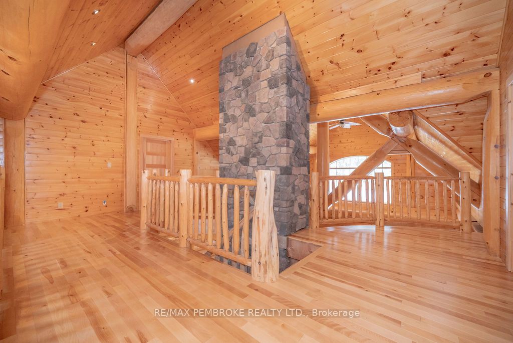 2467 Darling Road Property Photo 31