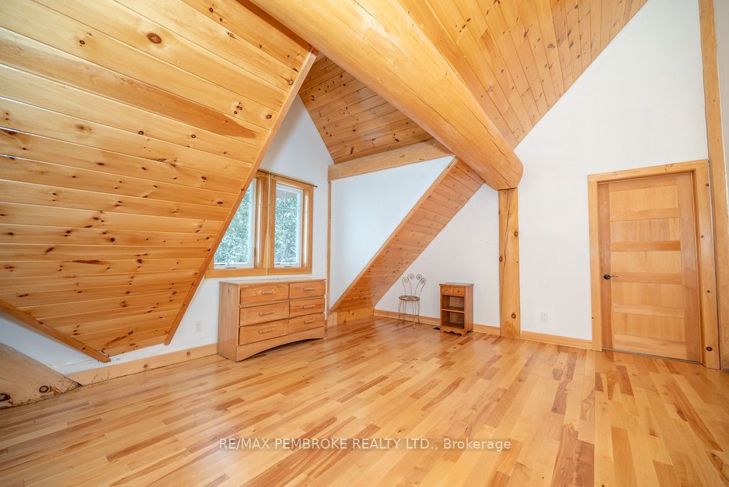 2467 Darling Road Property Photo 32