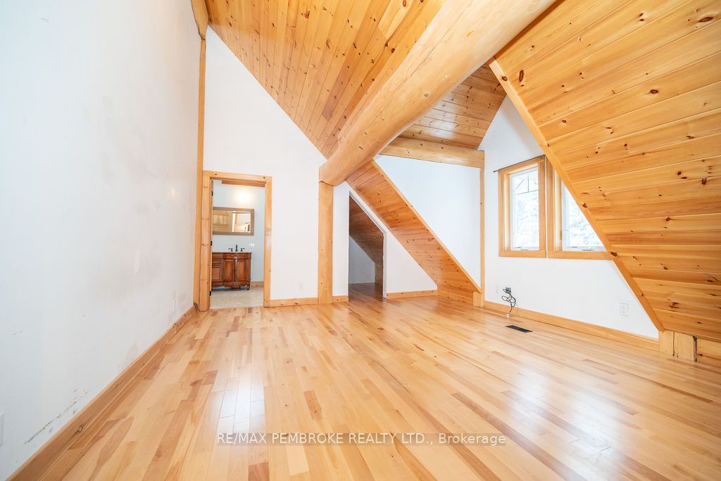 2467 Darling Road Property Photo 33