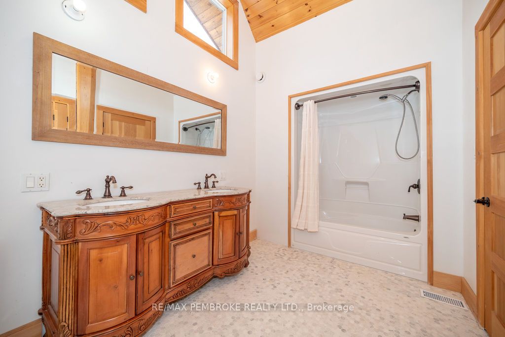 2467 Darling Road Property Photo 38