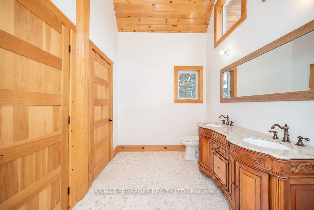 2467 Darling Road Property Photo 39