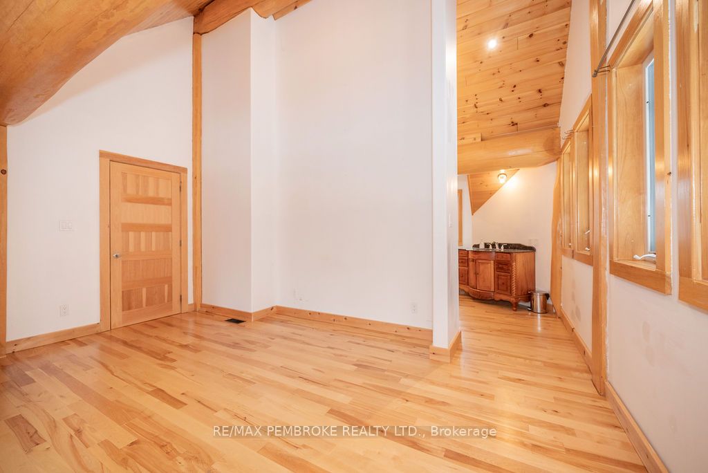 2467 Darling Road Property Photo 40