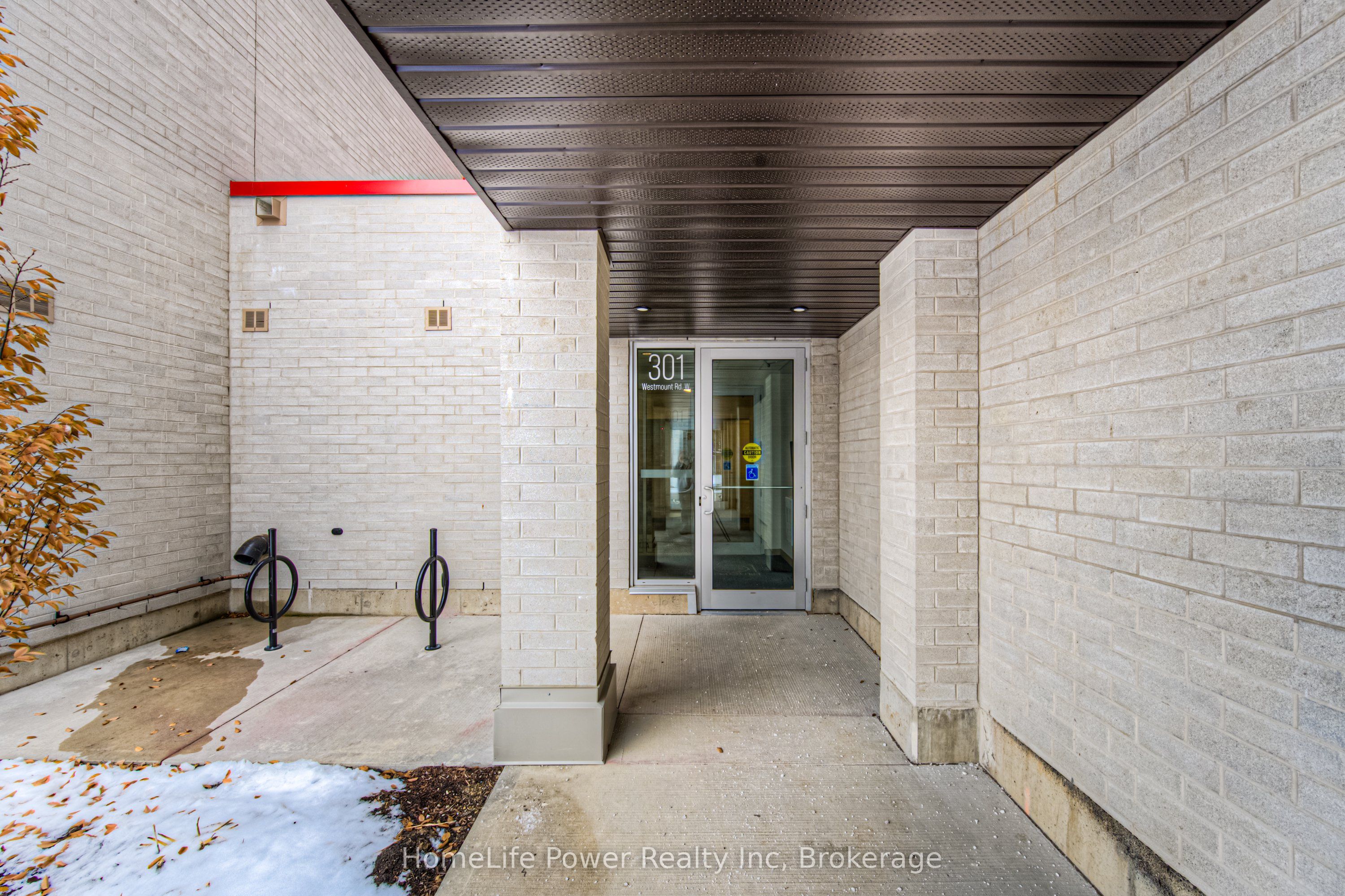 #203 - 301 Westmount Road Property Photo 3