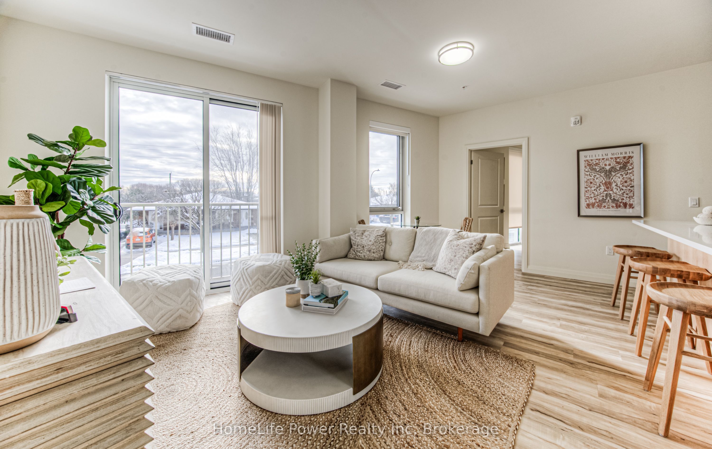 #203 - 301 Westmount Road Property Photo 5