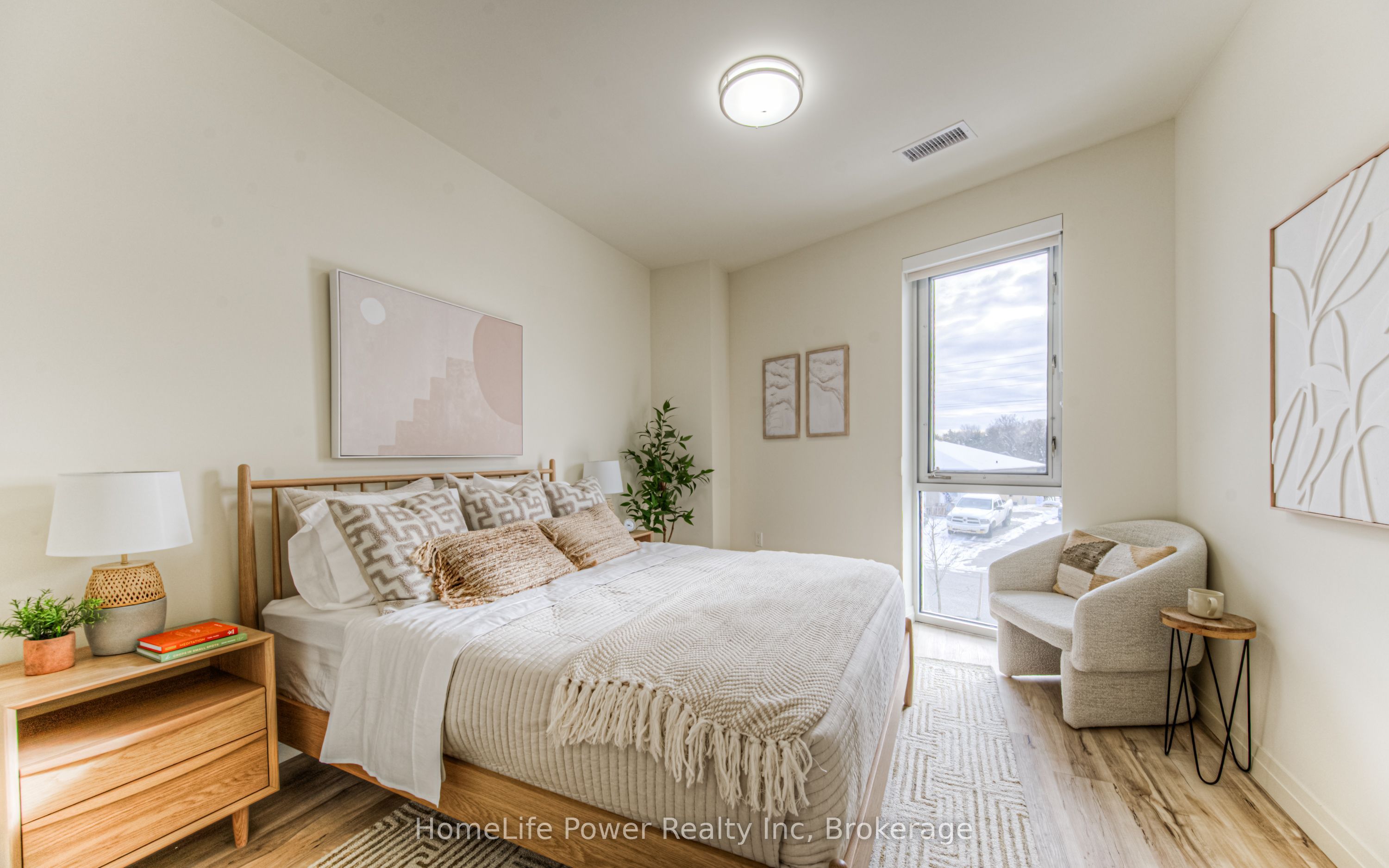 #203 - 301 Westmount Road Property Photo 9