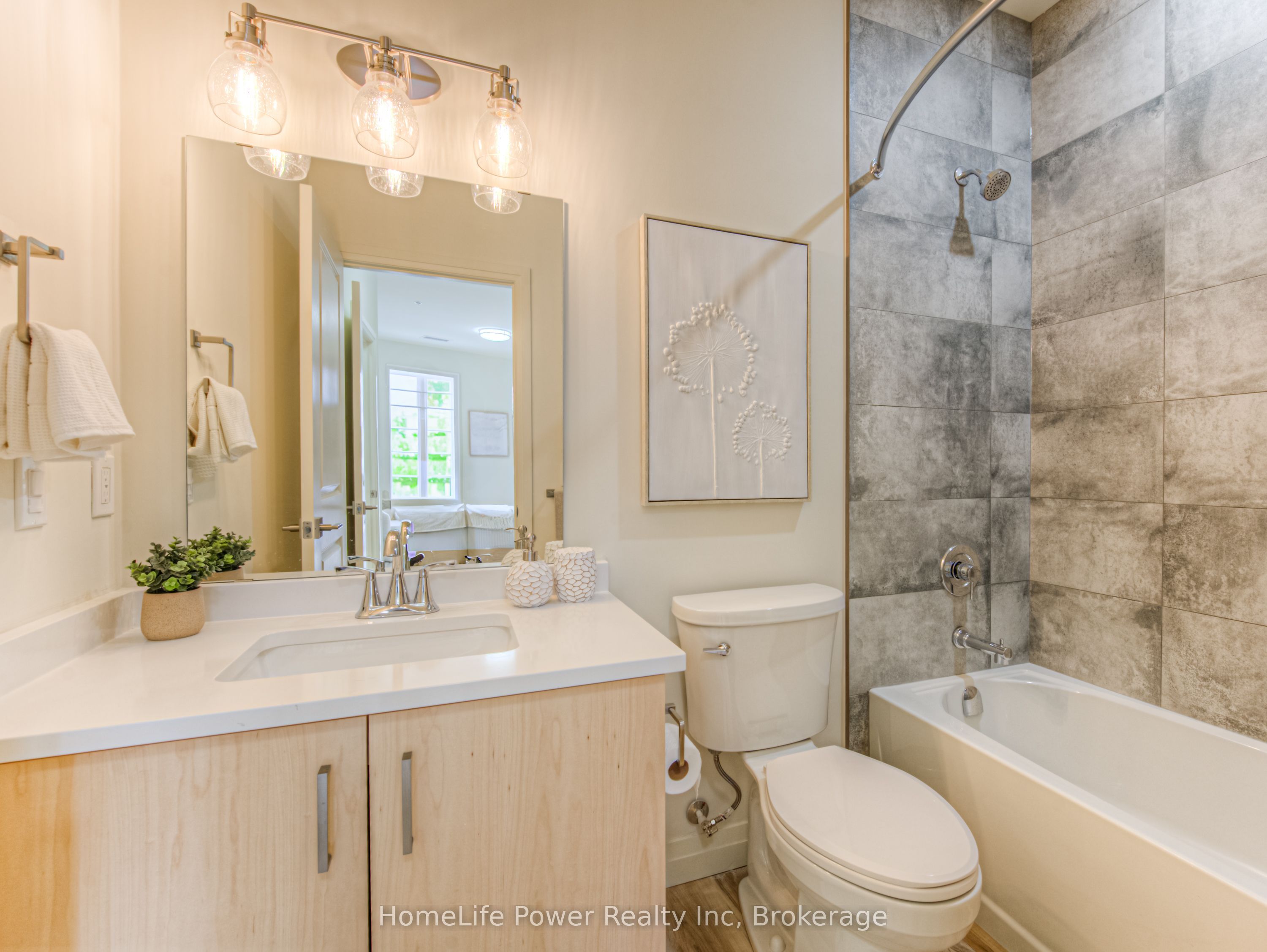 #203 - 301 Westmount Road Property Photo 10
