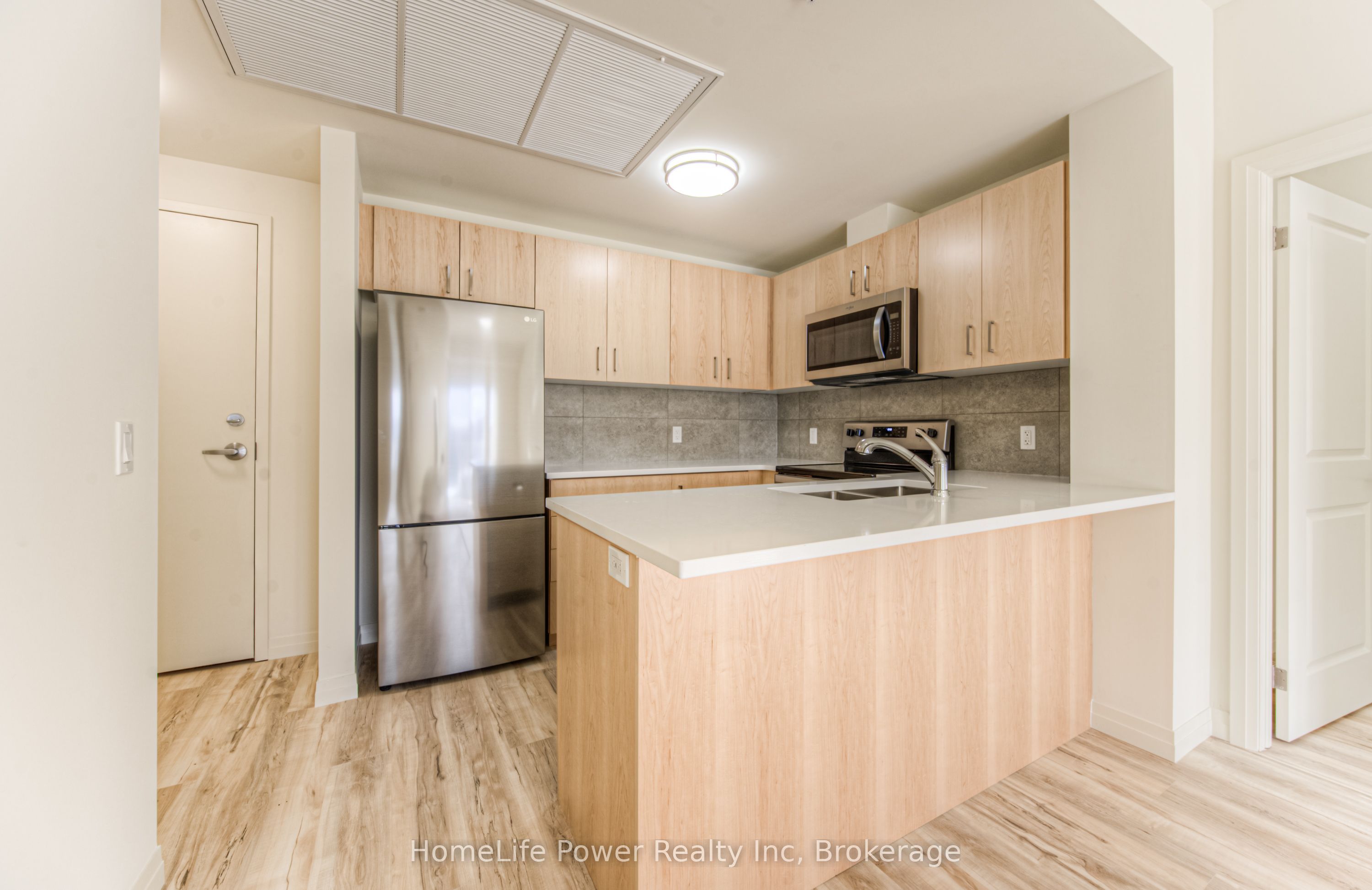 #203 - 301 Westmount Road Property Photo 14