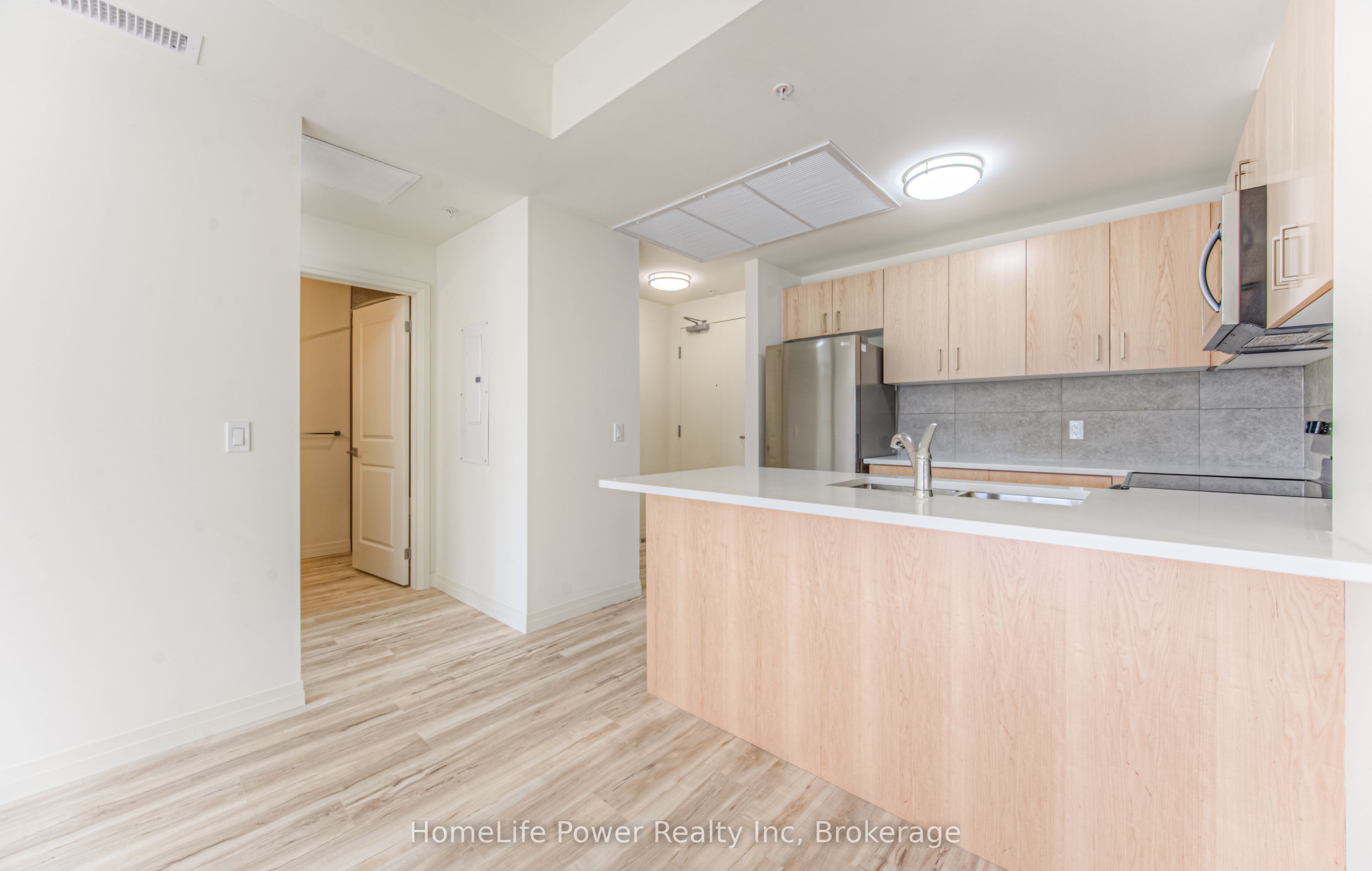 #203 - 301 Westmount Road Property Photo 16