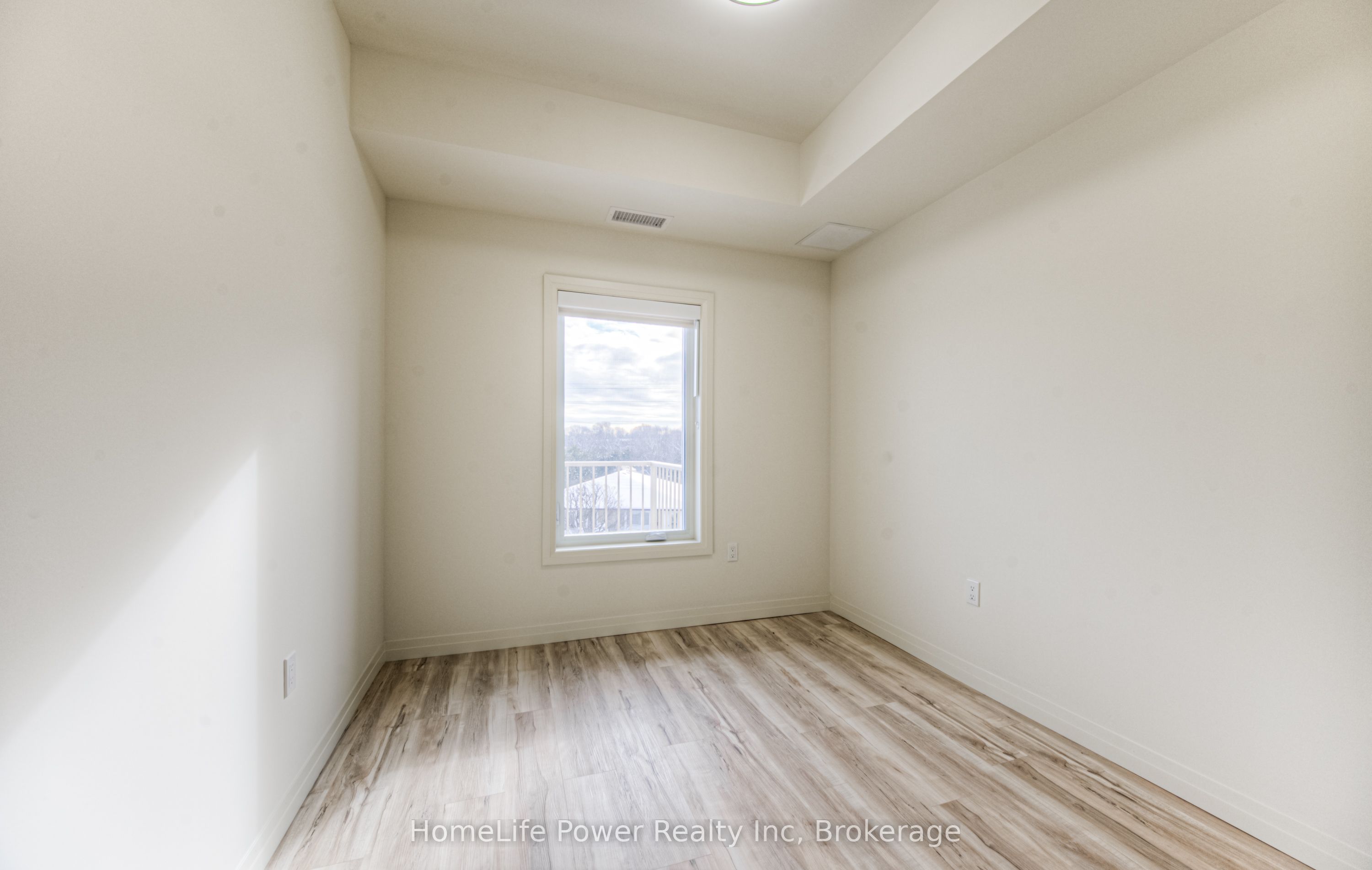 #203 - 301 Westmount Road Property Photo 21