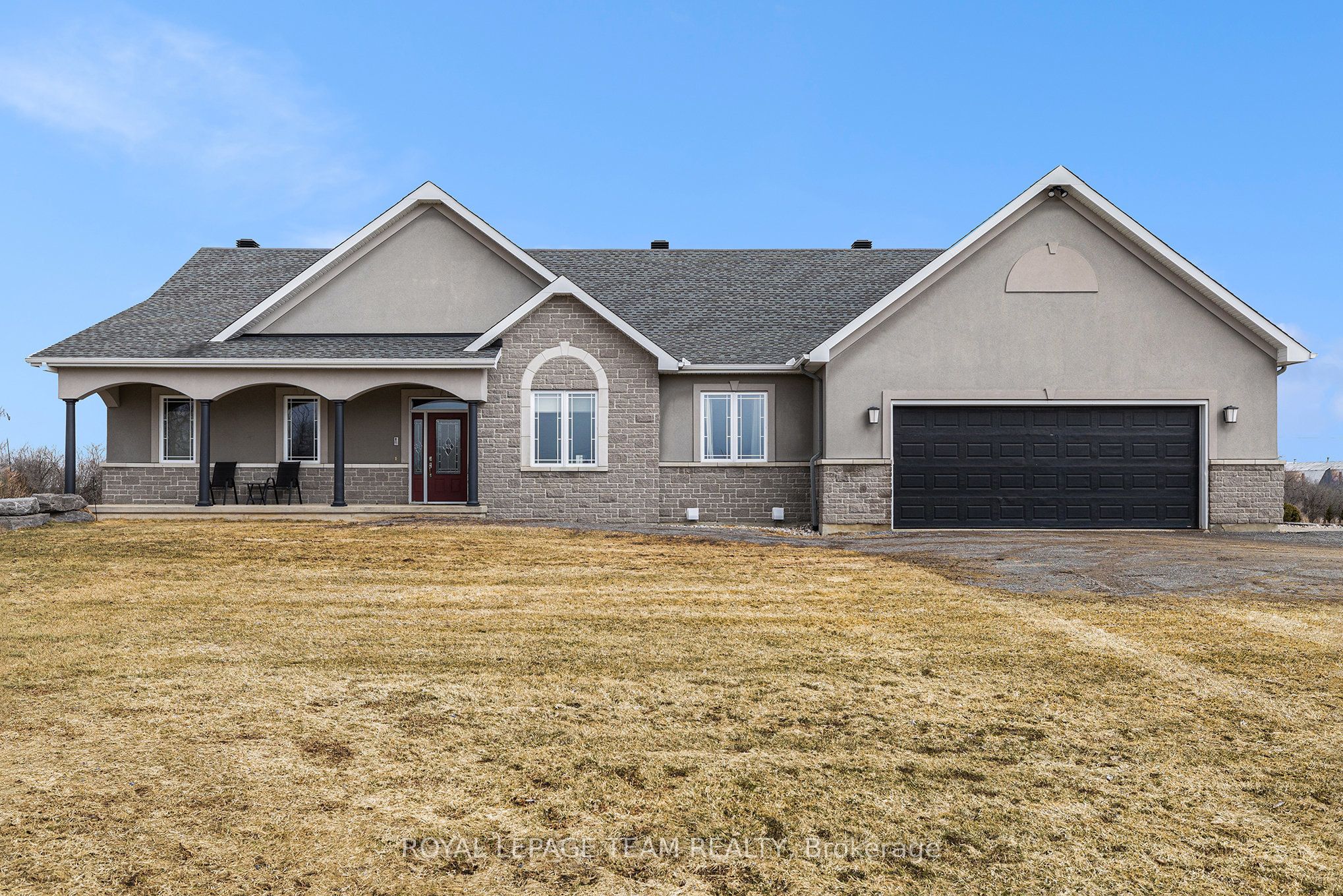 672 Country Street Property Photo