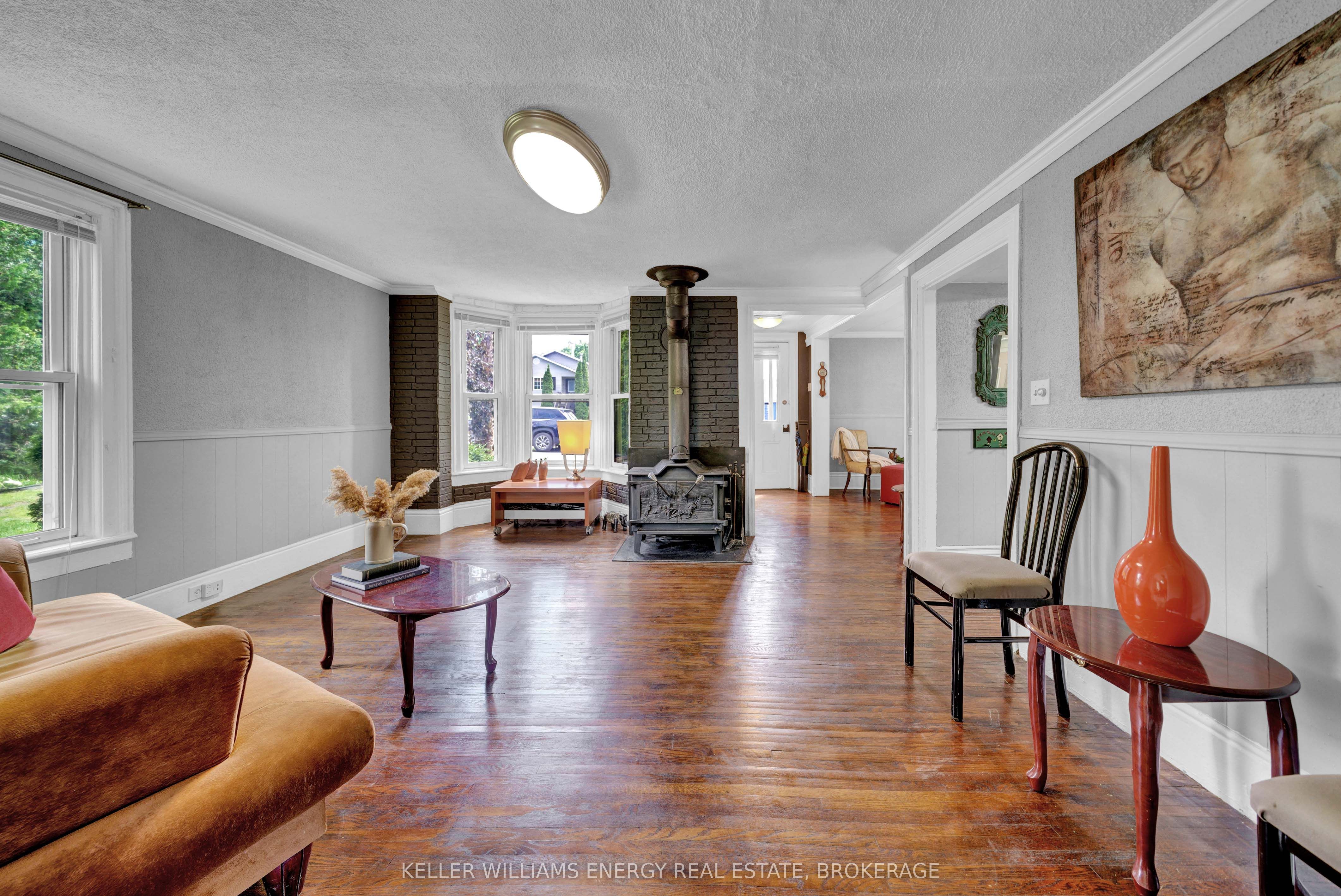 16 Squires Street Property Photo 11