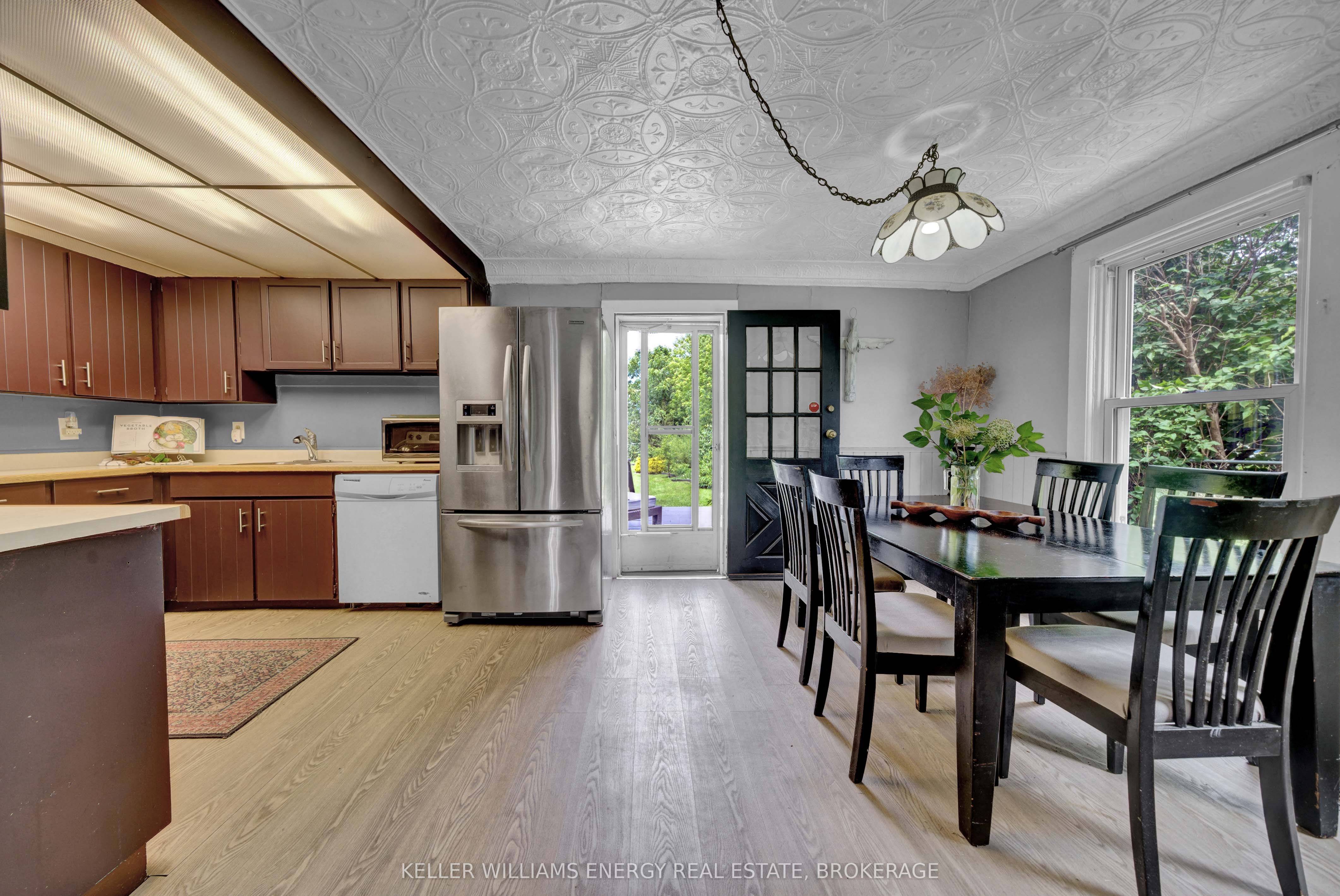 16 Squires Street Property Photo 14
