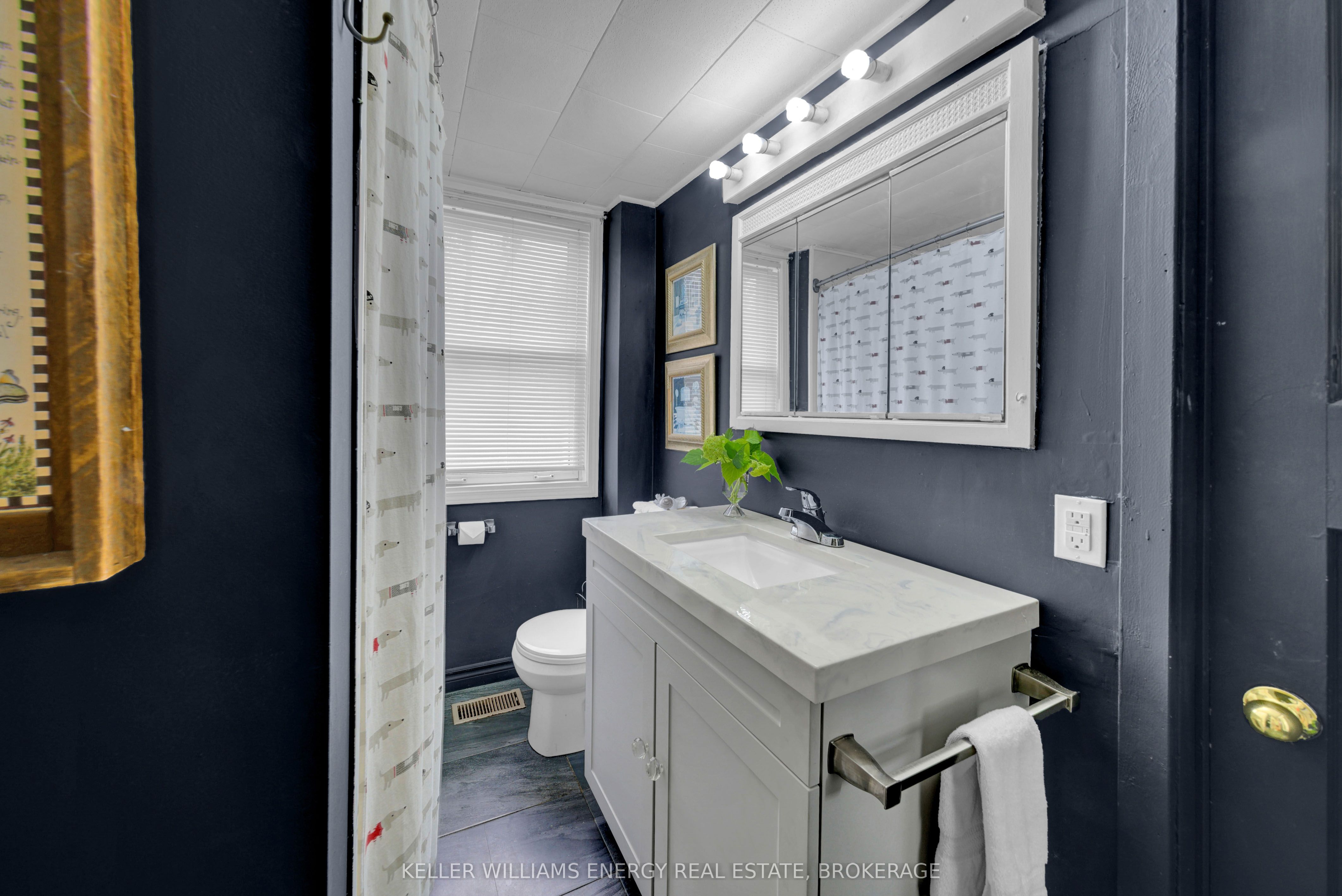 16 Squires Street Property Photo 19