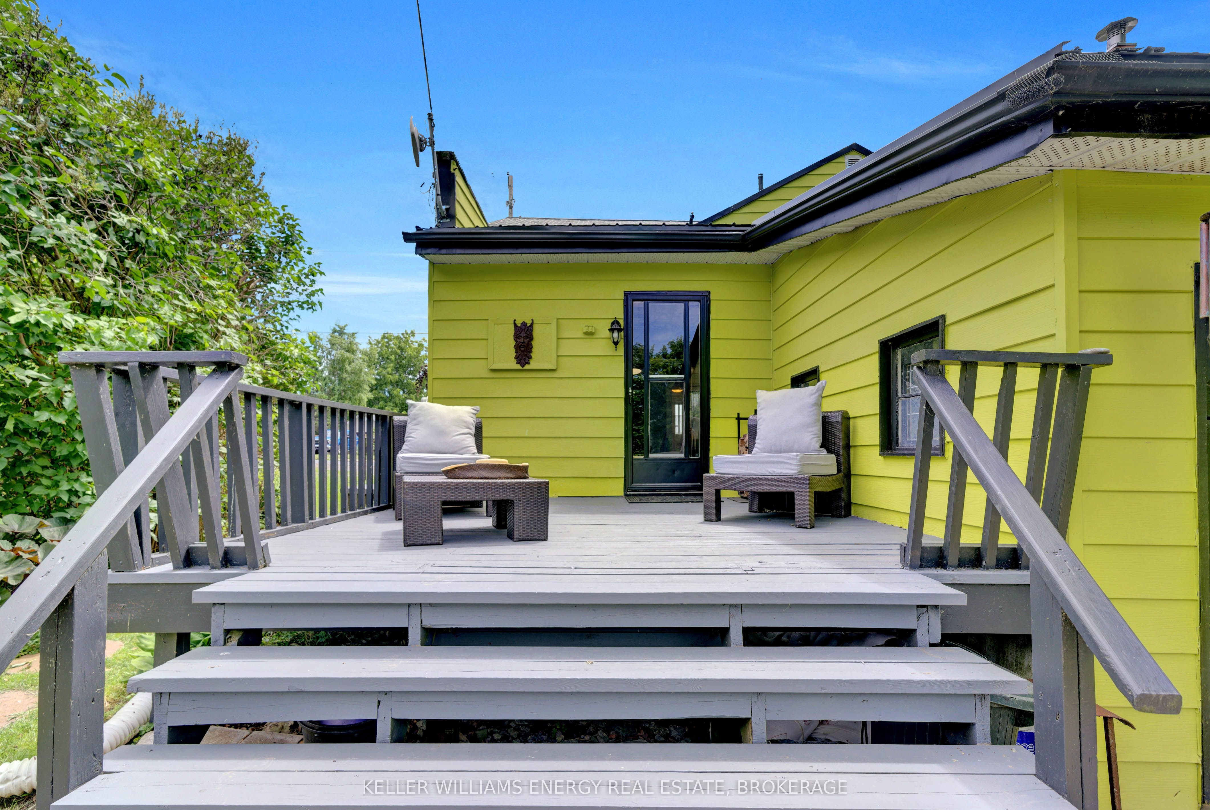 16 Squires Street Property Photo 29