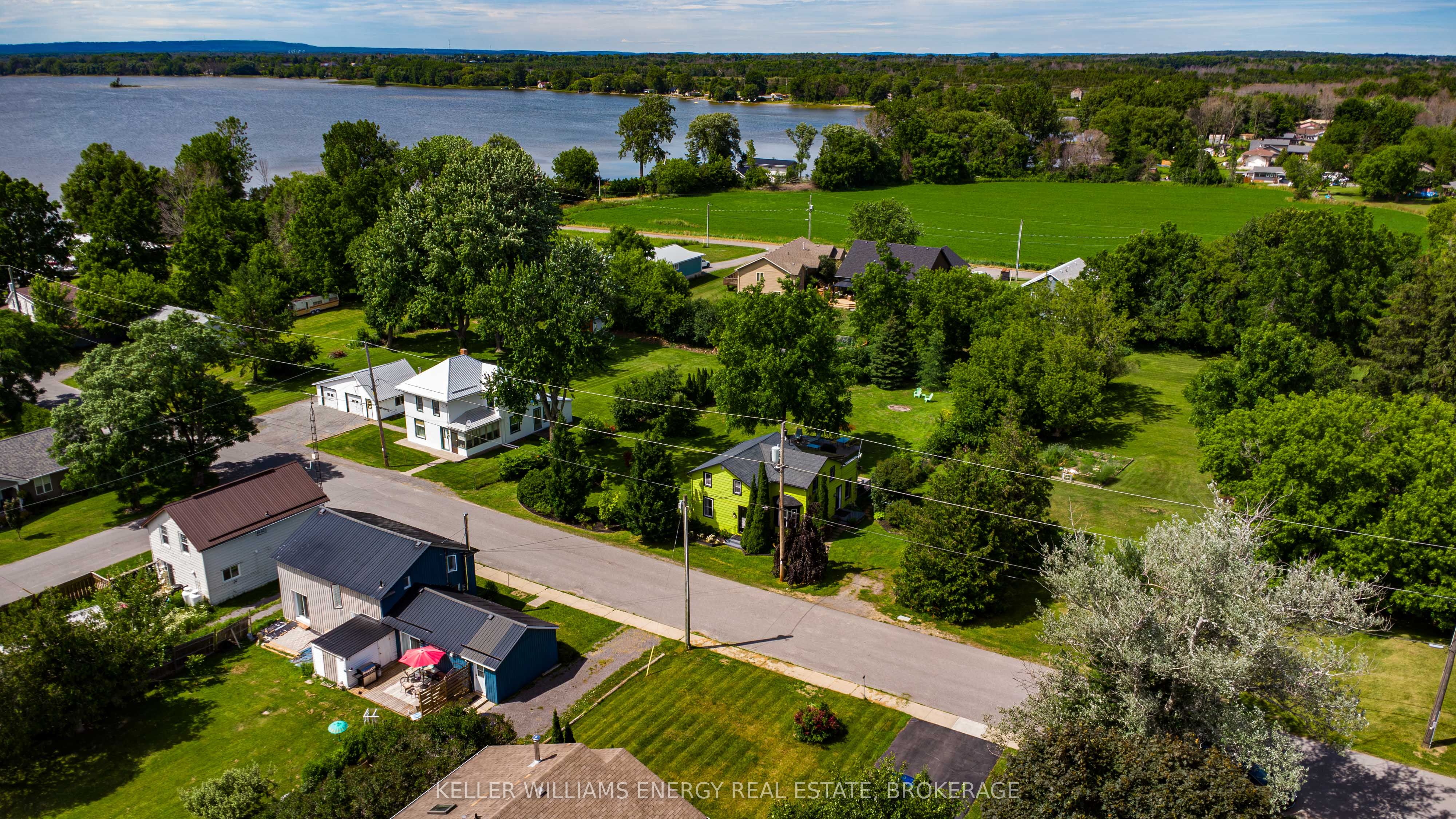 16 Squires Street Property Photo 33