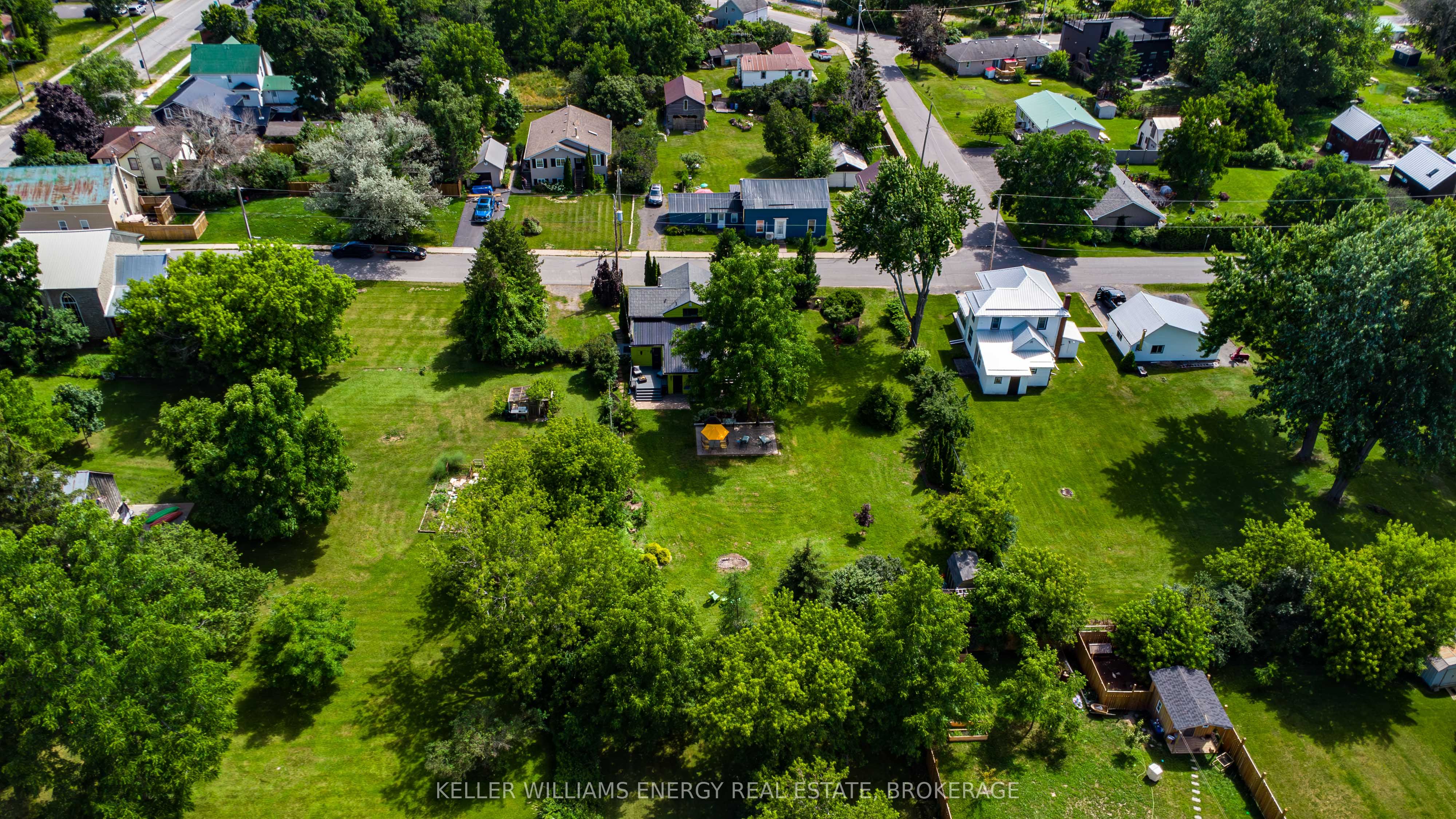 16 Squires Street Property Photo 40