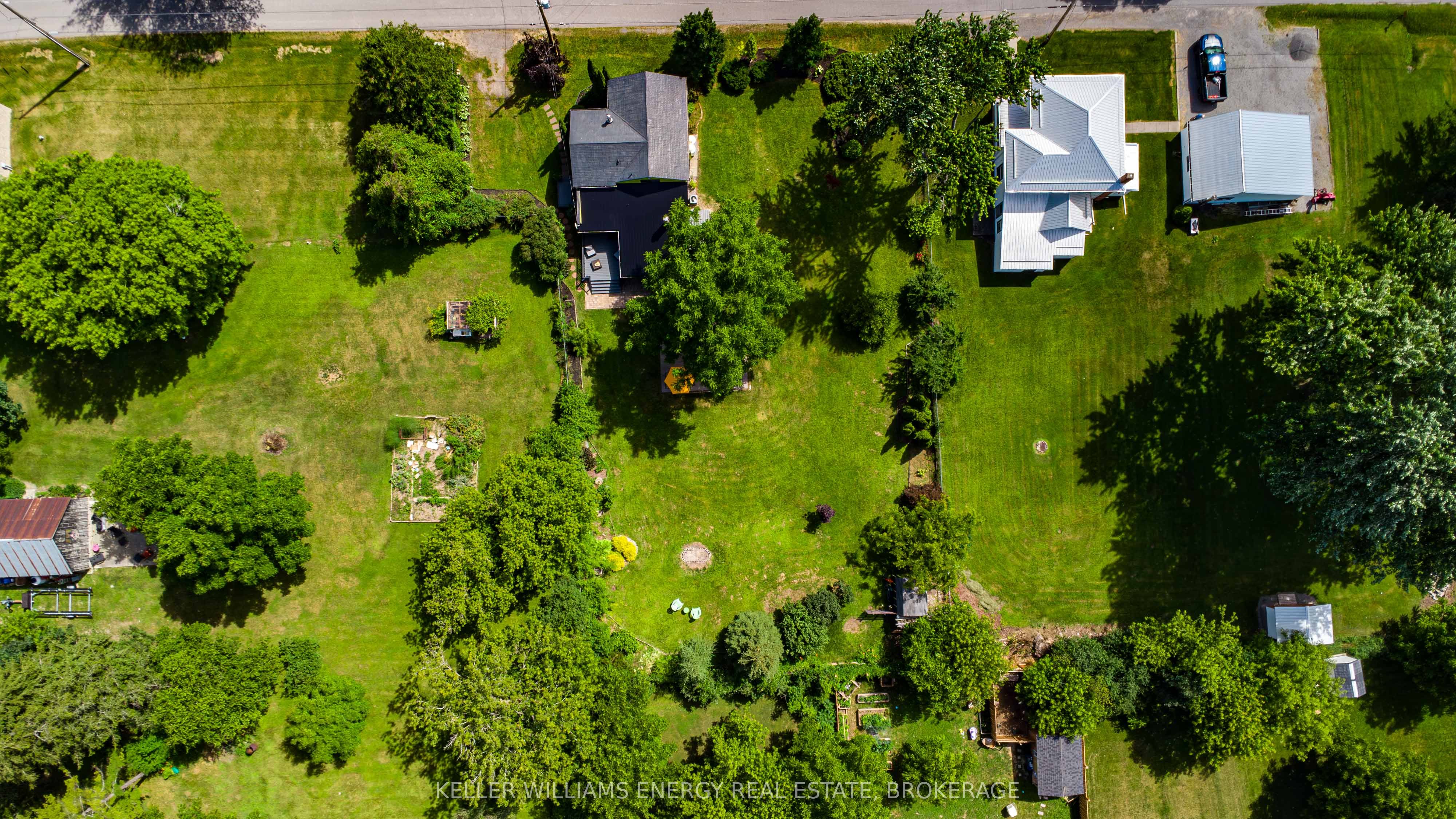 16 Squires Street Property Photo 44