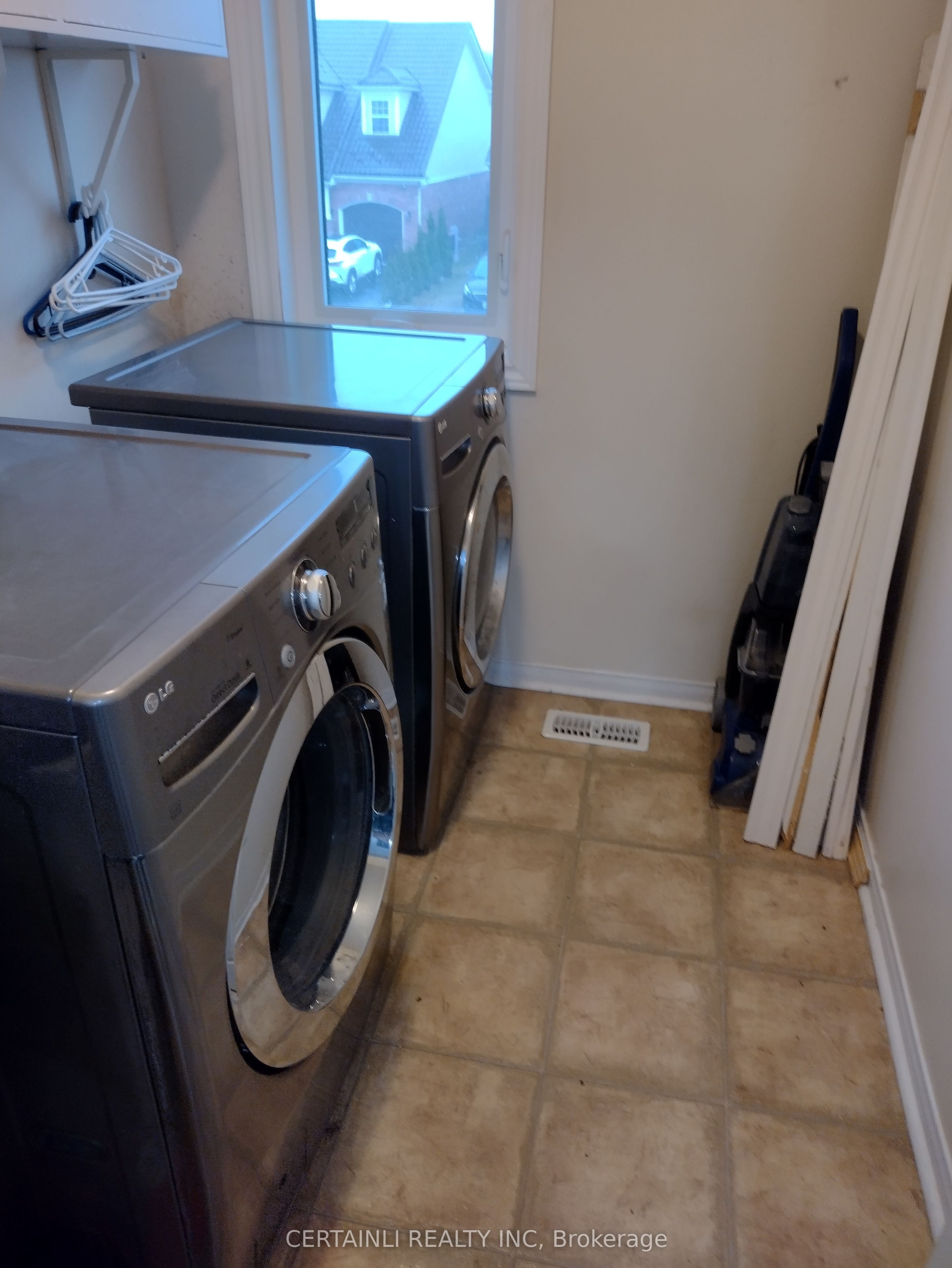 172 N Osborn Avenue N Property Photo 12